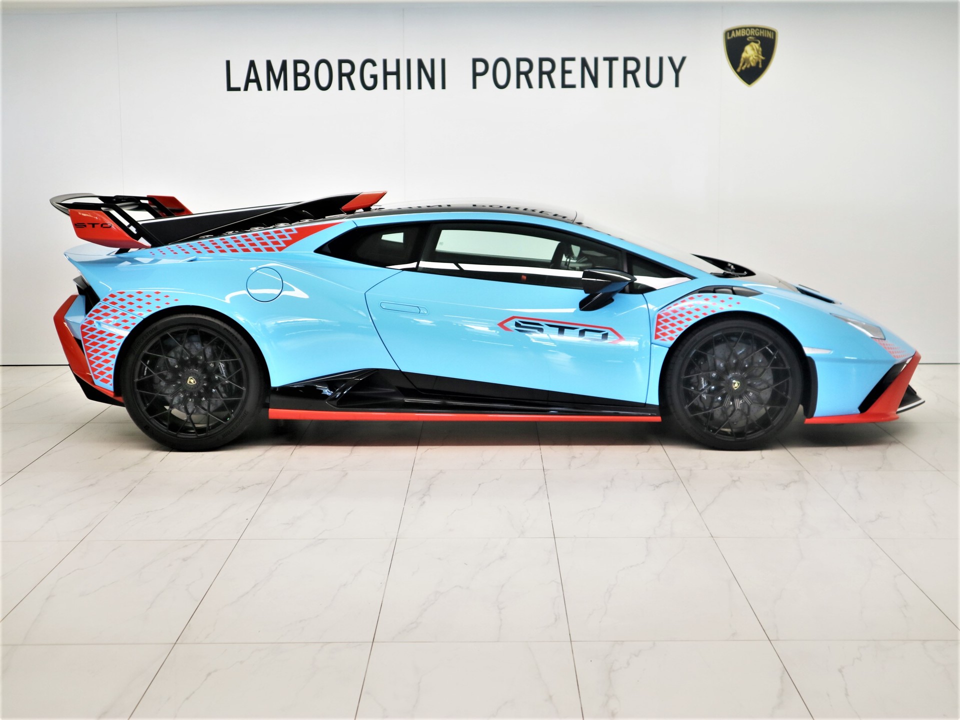 LAMBORGHINI Huracan STO Coupé DCT RWD-image-1