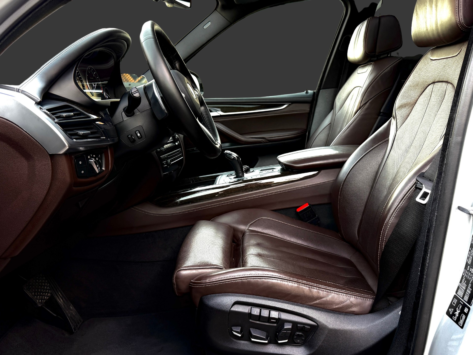BMW X5 xDrive 40d Steptronic-image-13