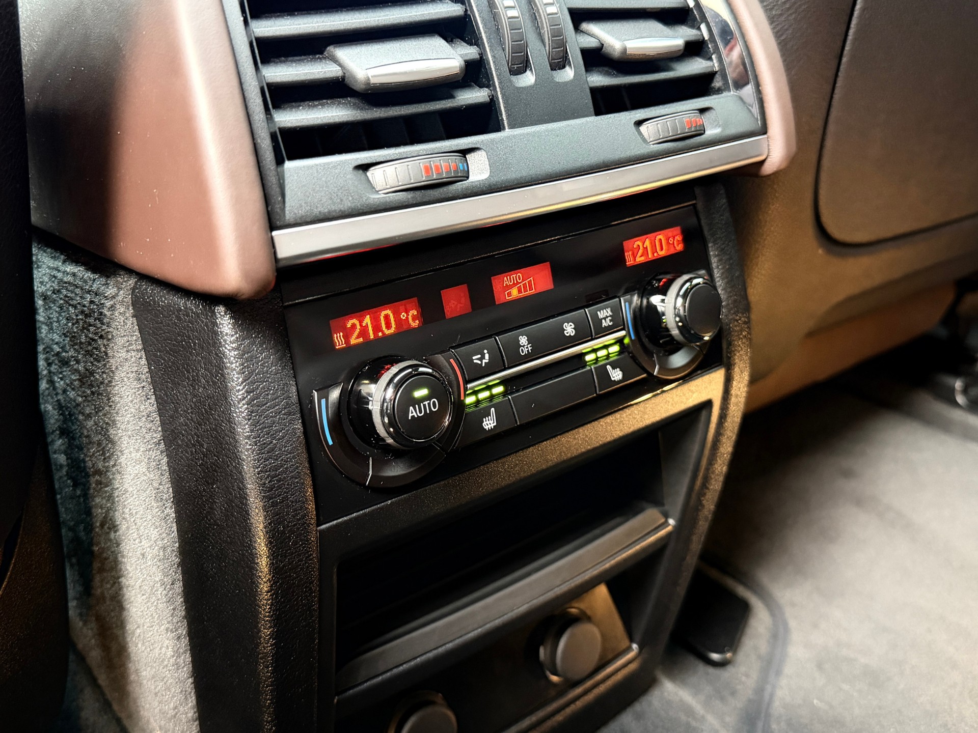 BMW X5 xDrive 40d Steptronic-image-23
