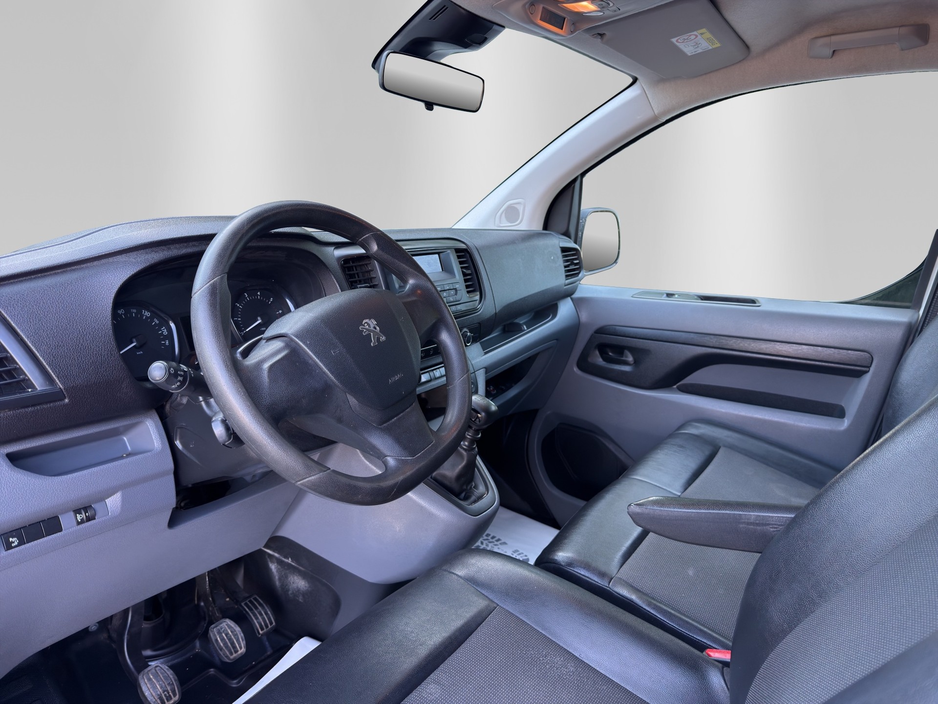 PEUGEOT Expert 2.0 BlueHDi 120 S&S Premium Standard-image-7