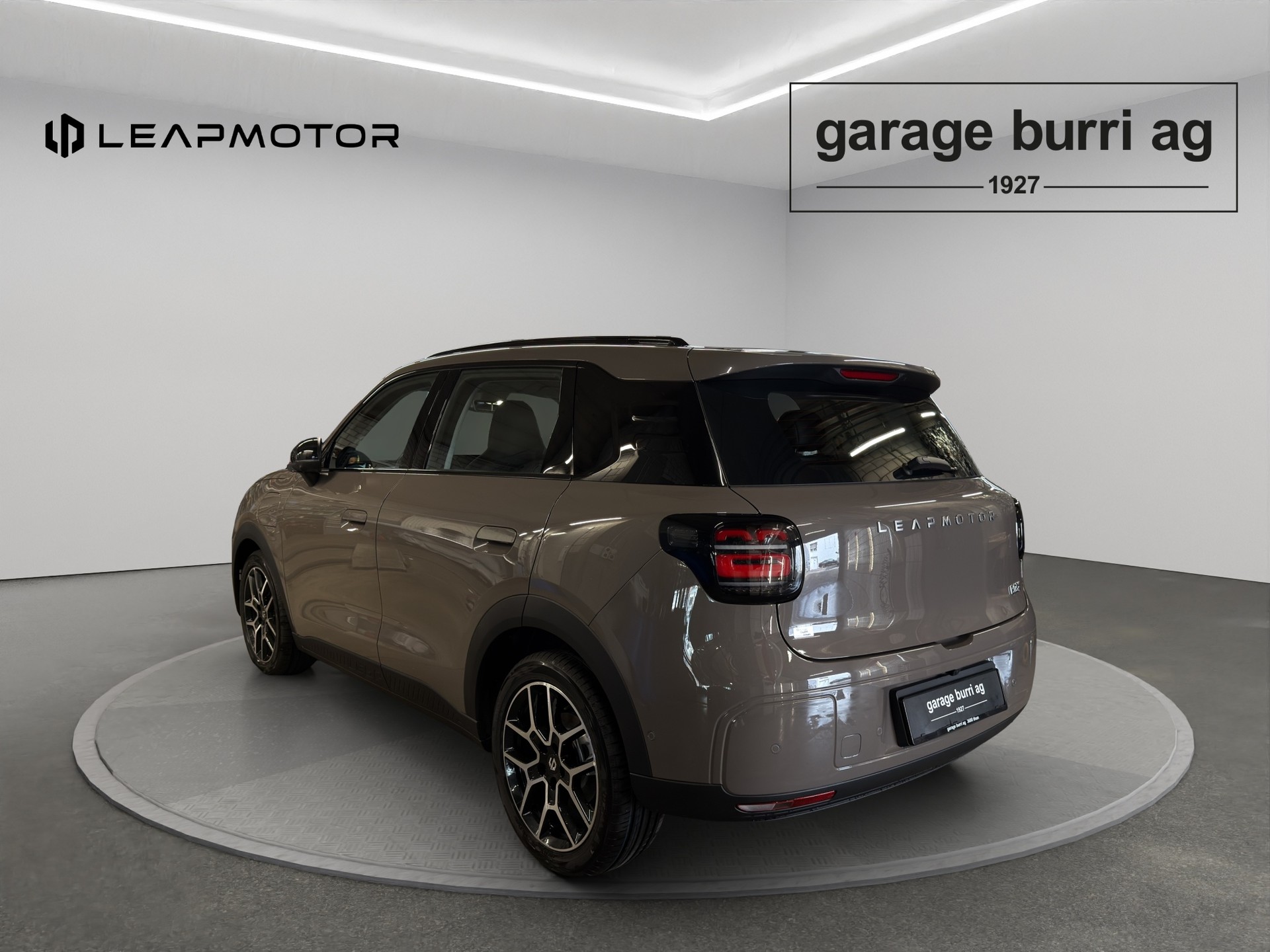 LEAPMOTOR B03X EV-image-1