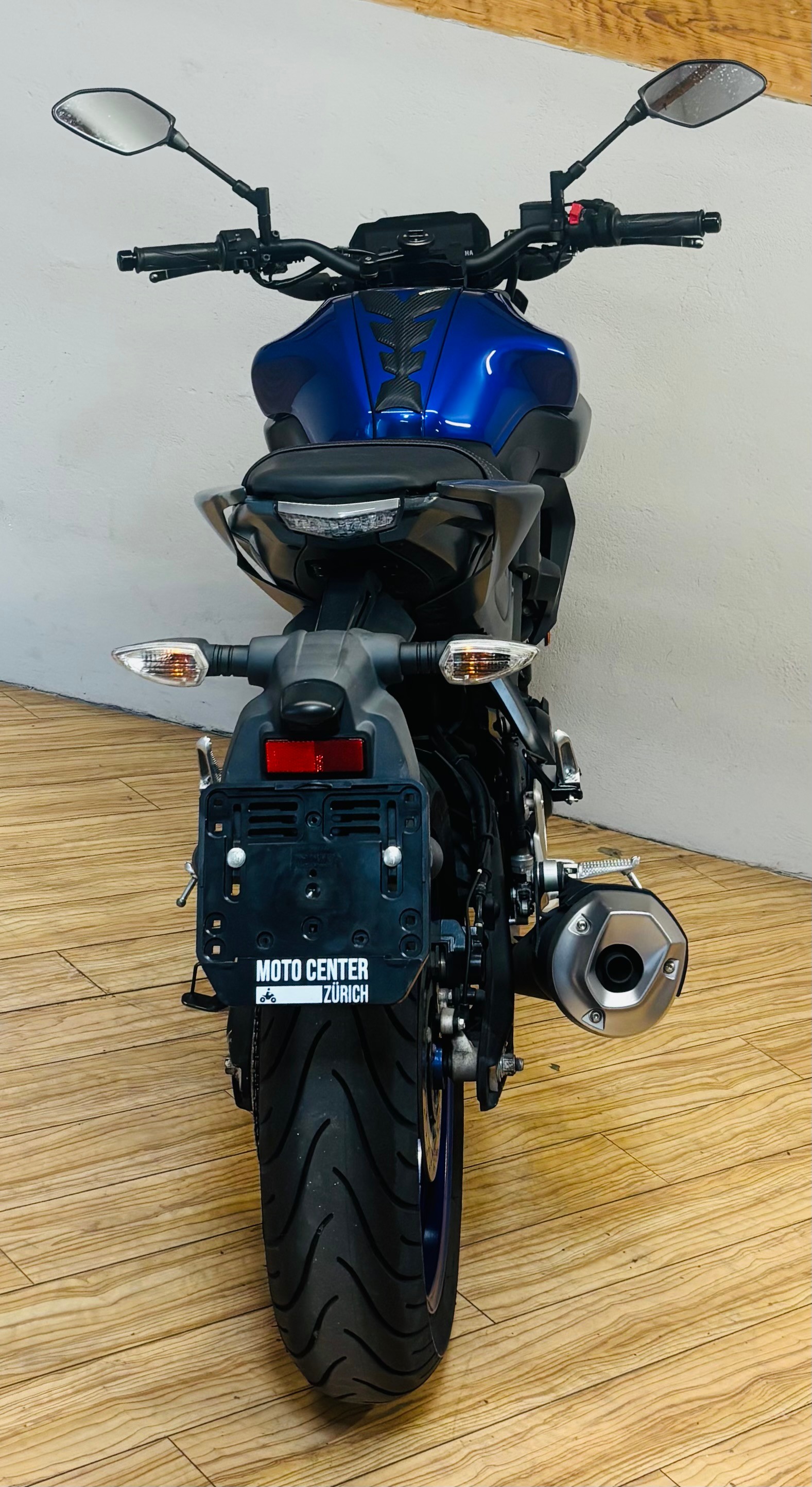 YAMAHA MT-125 ABS-showroom-element-3