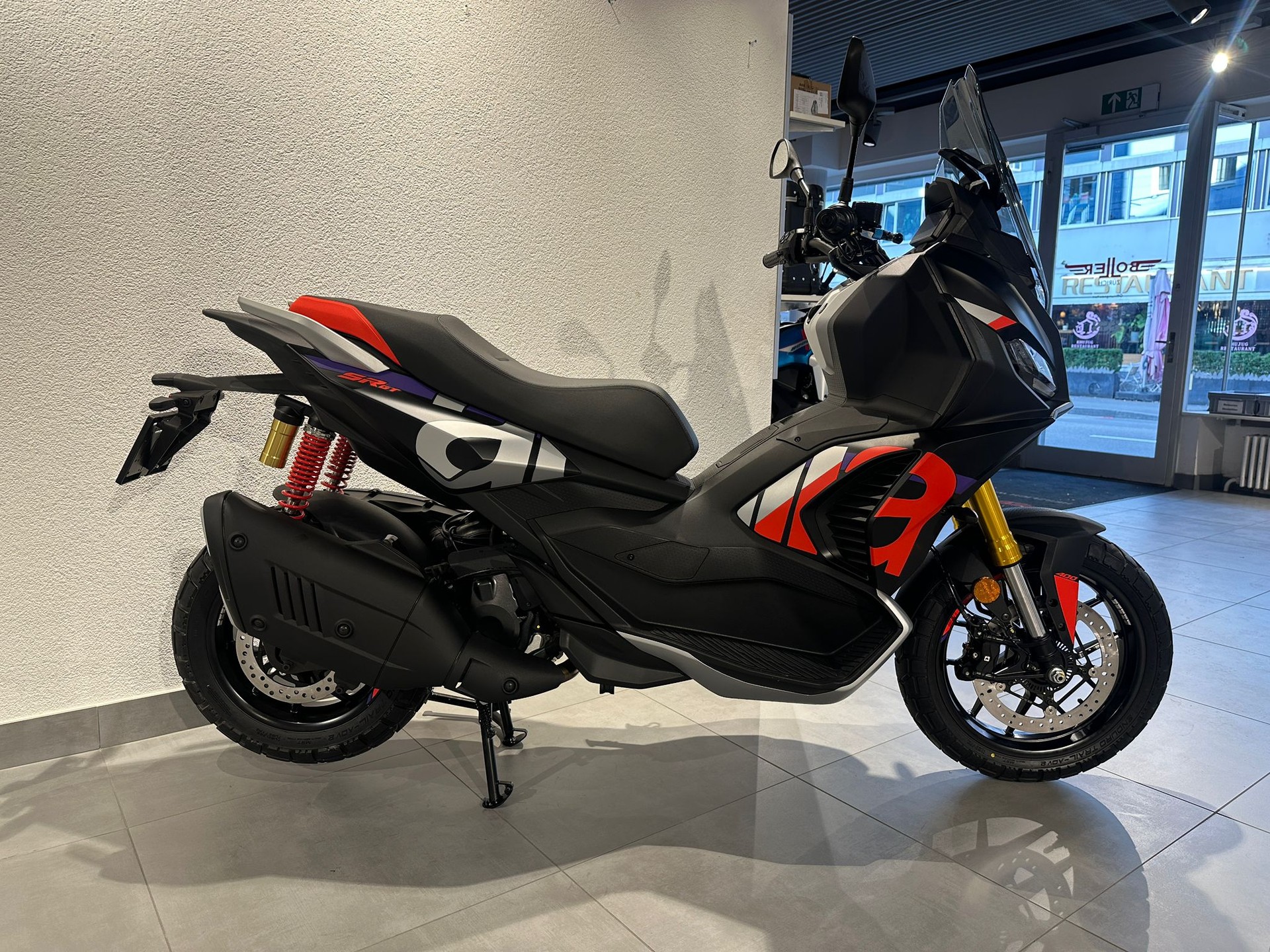 APRILIA SR GT 400 Replica | Neu | Ab Lager Verfügbar | Adventure Roller | Garantie-showroom-element-2