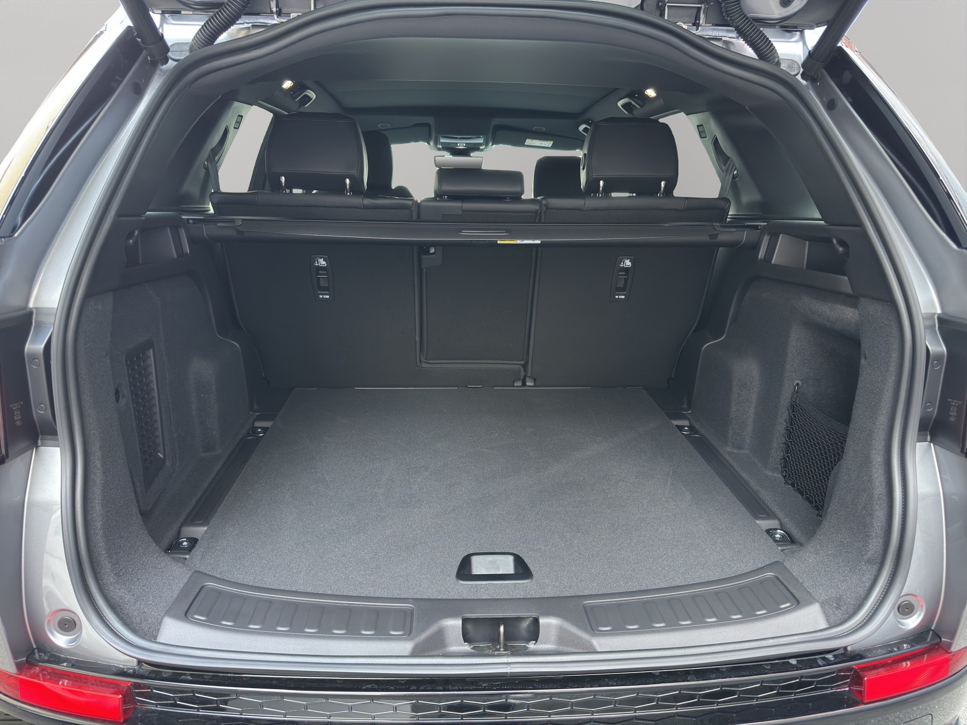 LAND ROVER Discovery Sport 1.5 T 270e Landmark-image-16