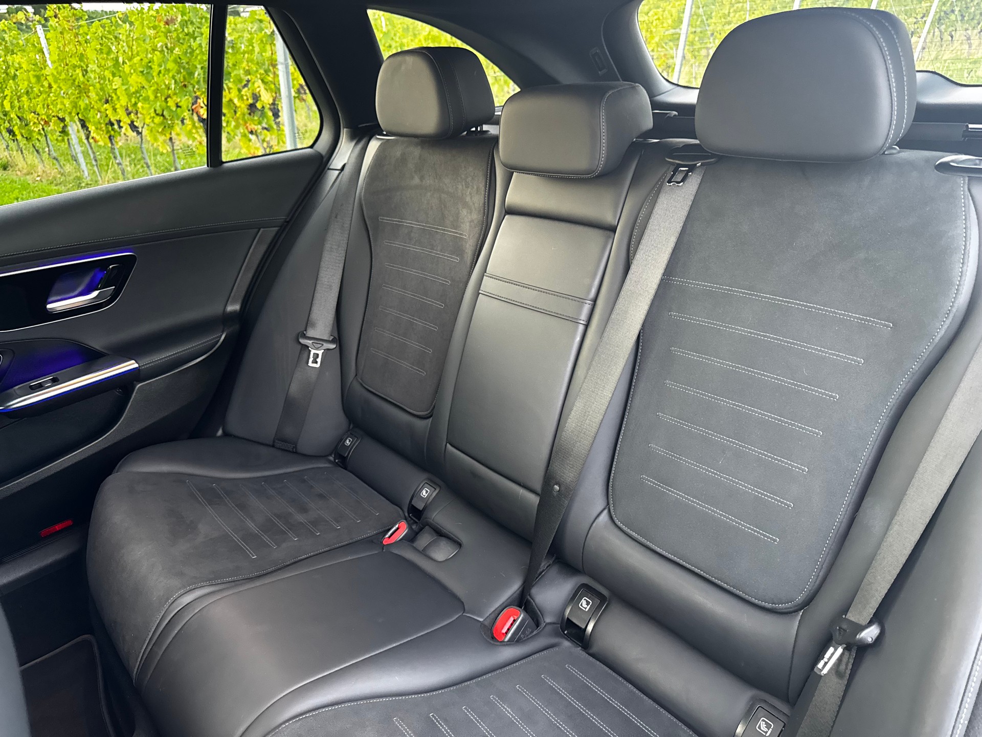 MERCEDES-BENZ C 200 AMG Line-image-13