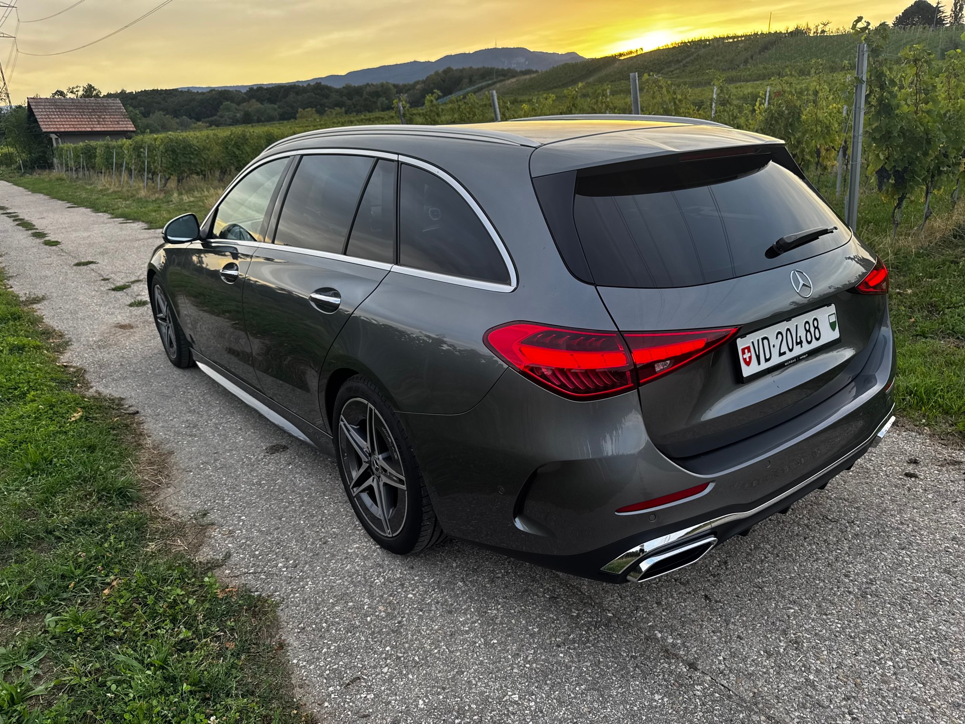 MERCEDES-BENZ C 200 AMG Line-image-5