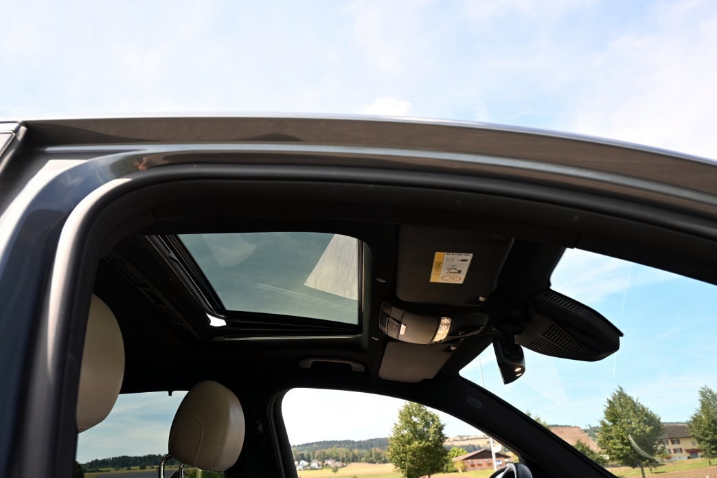 MERCEDES-BENZ EQC 400 4Matic EQ Star-image-14