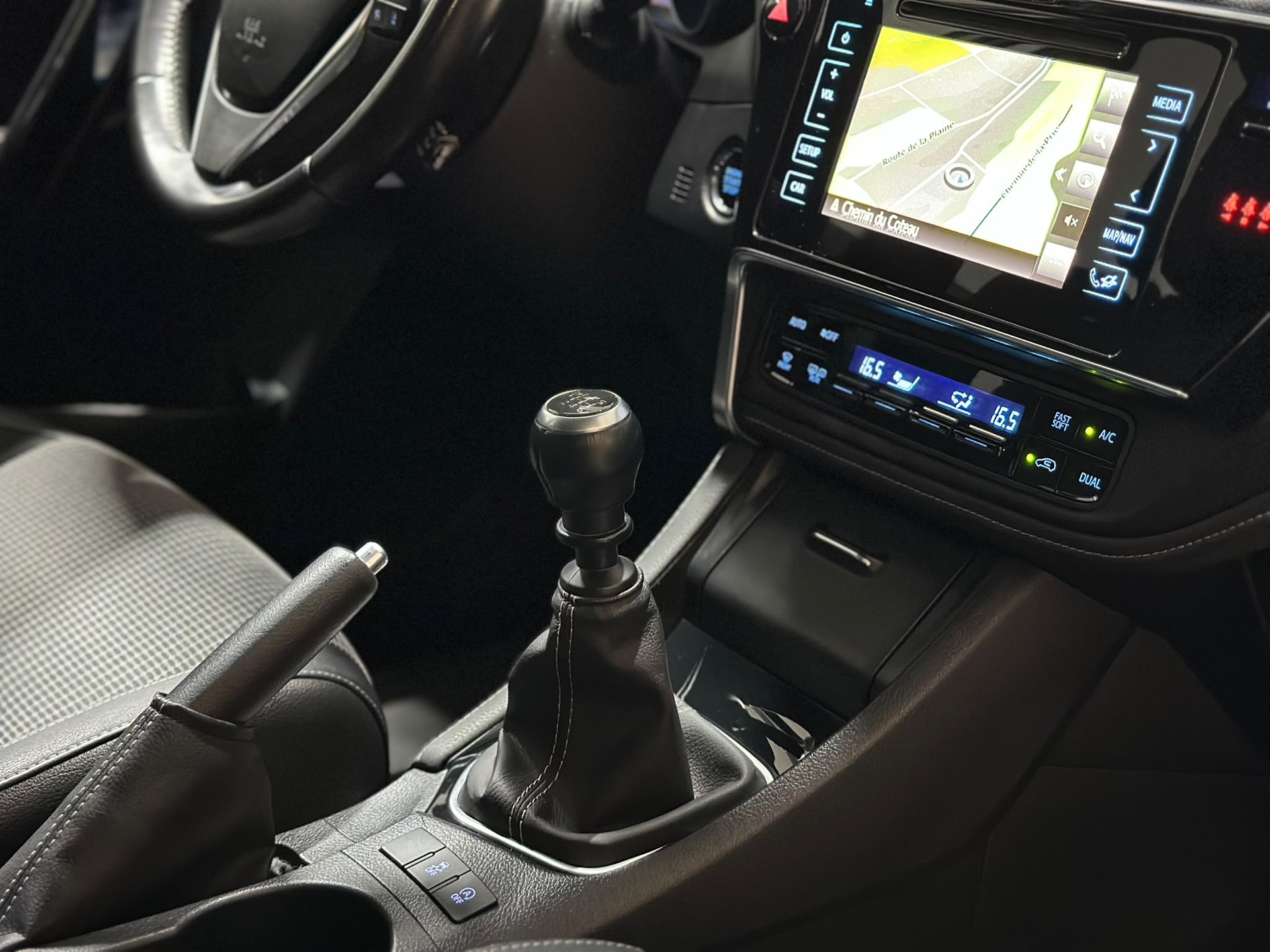 TOYOTA Auris 1.2 Turbo Luna-image-13
