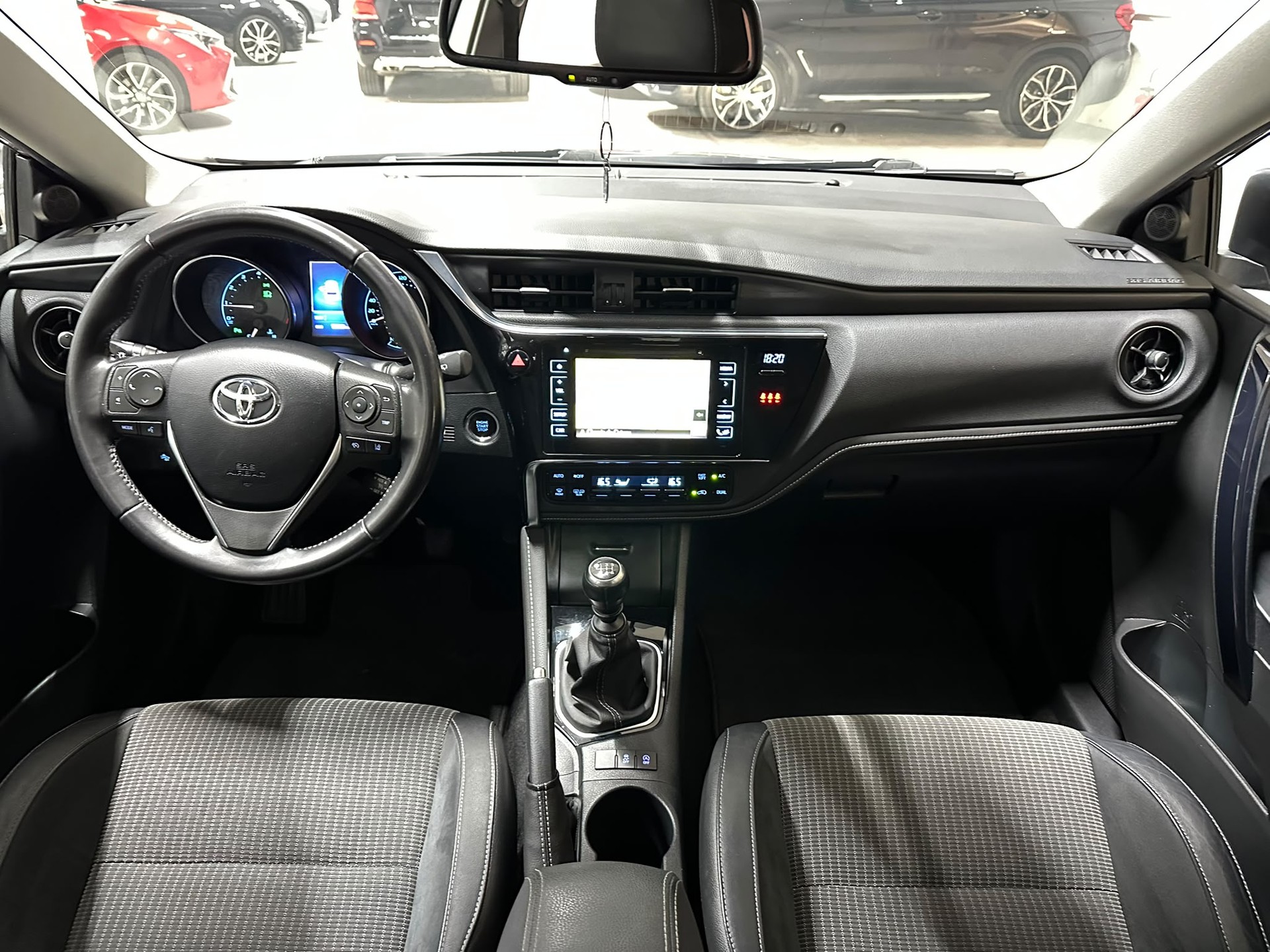 TOYOTA Auris 1.2 Turbo Luna-image-9