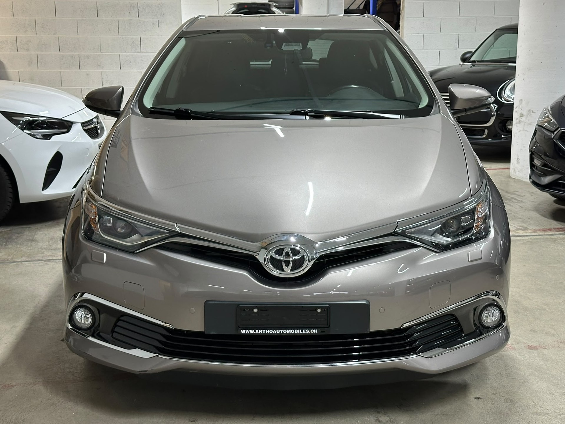 TOYOTA Auris 1.2 Turbo Luna-image-2