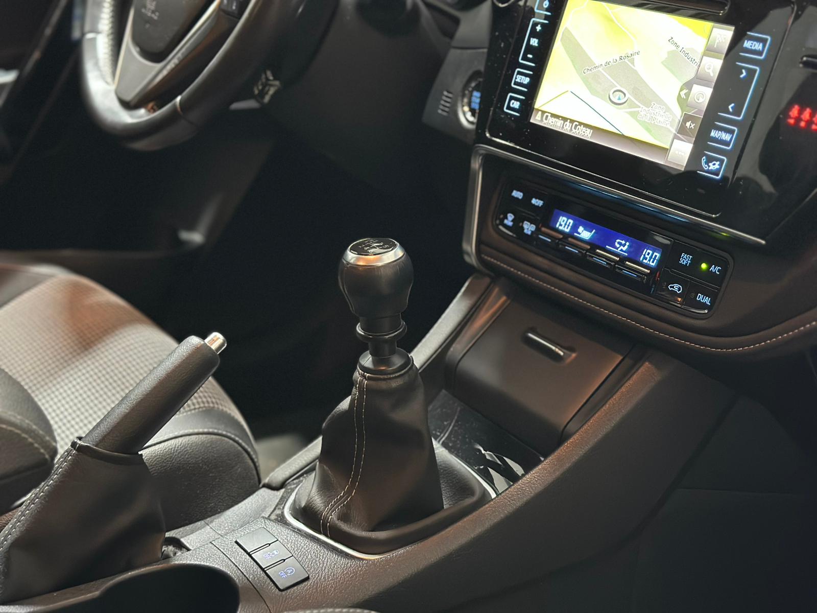 TOYOTA Auris 1.2 Turbo Luna-image-9
