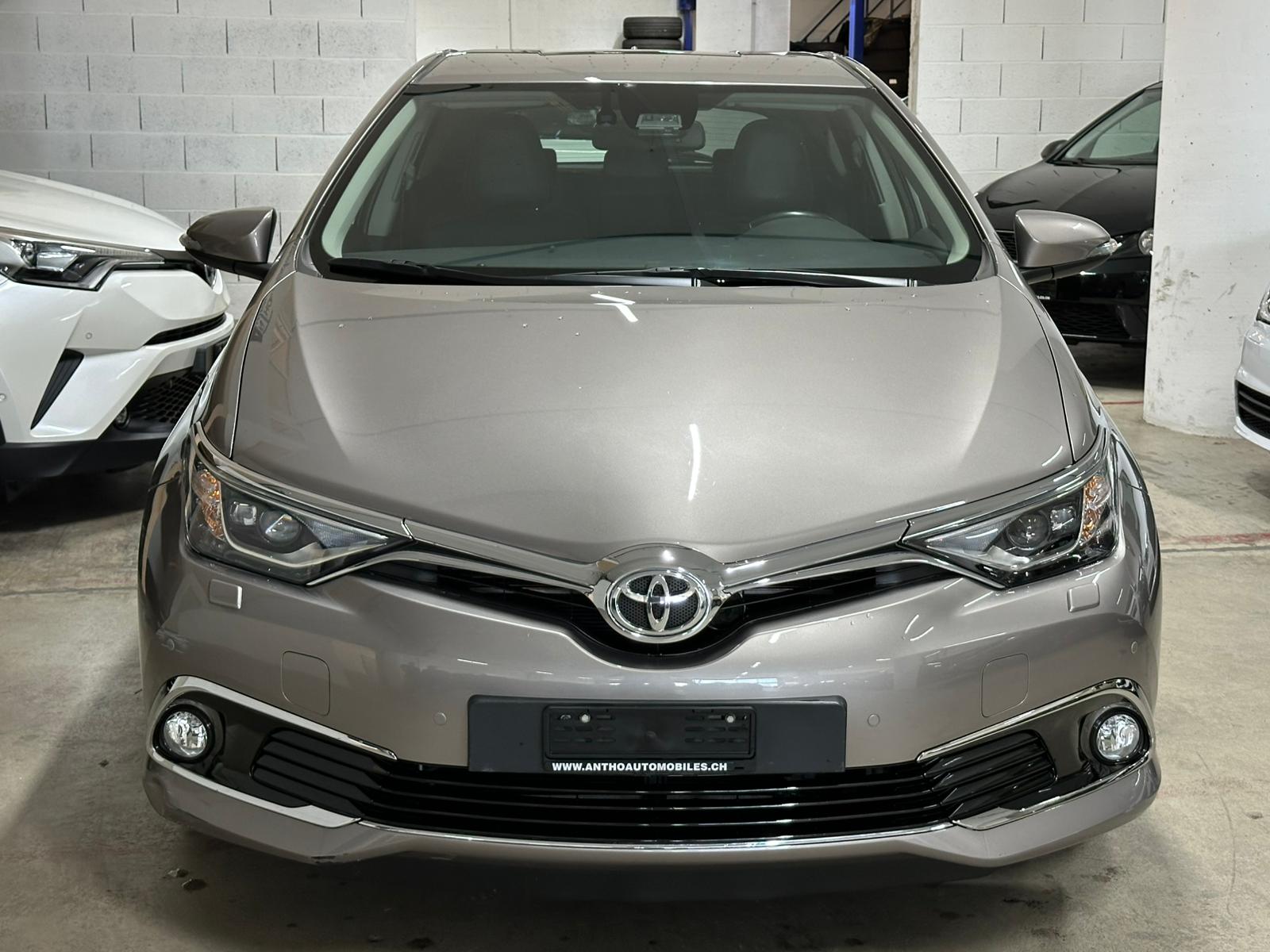 TOYOTA Auris 1.2 Turbo Luna-image-1