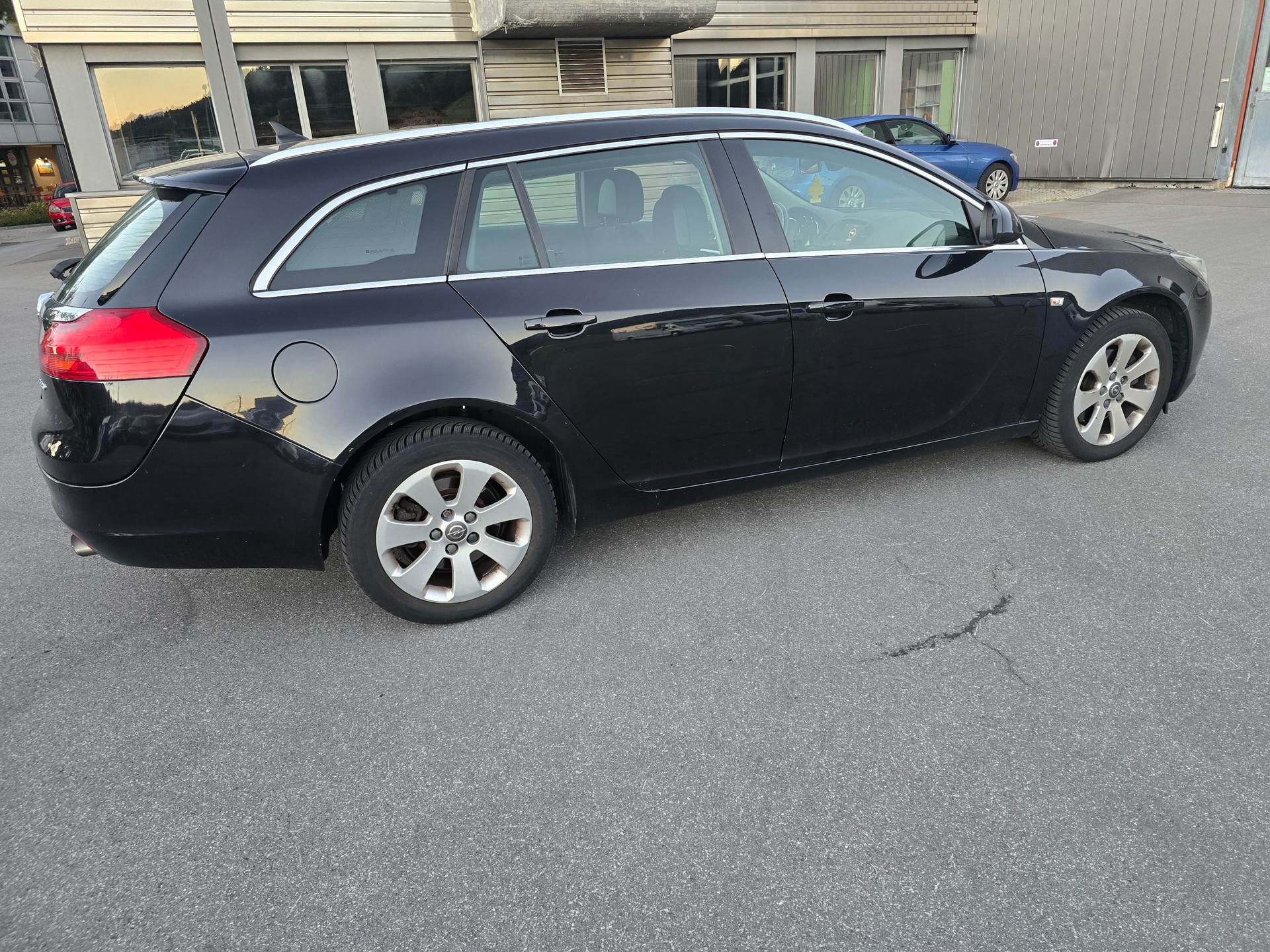 OPEL Insignia Sports Tourer 2.0 Turbo Edition Automatic-image-3