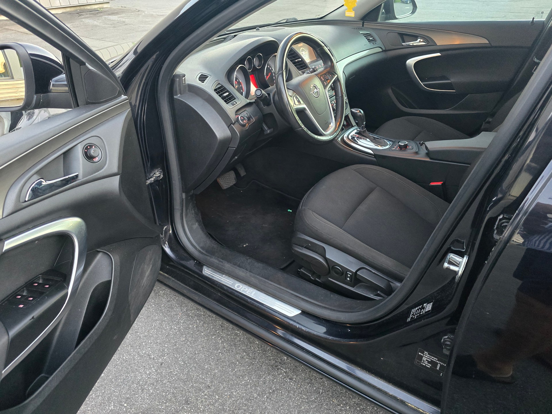 OPEL Insignia Sports Tourer 2.0 Turbo Edition Automatic-image-10