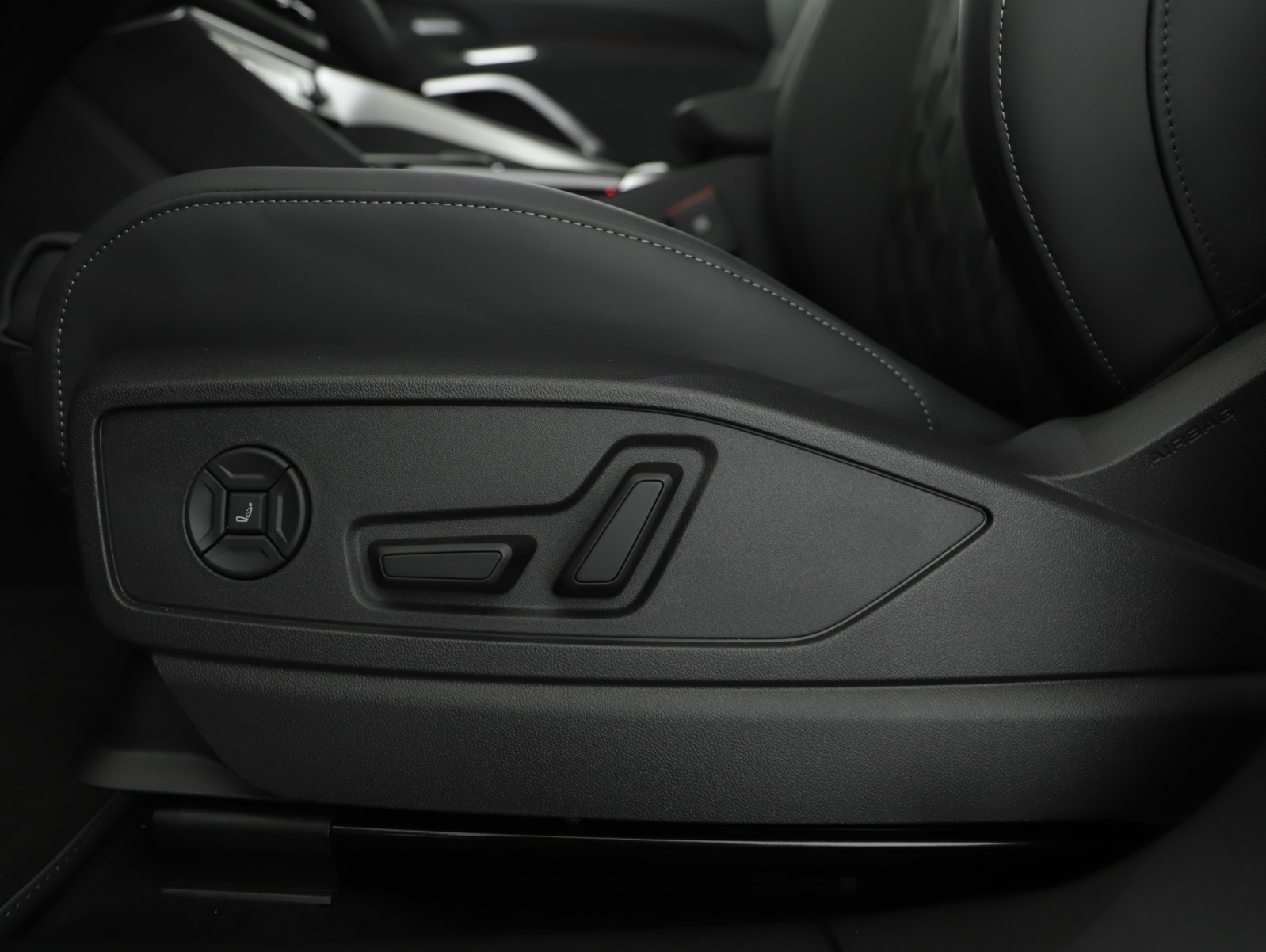 AUDI SQ5 TFSI quattro S-tronic-image-12