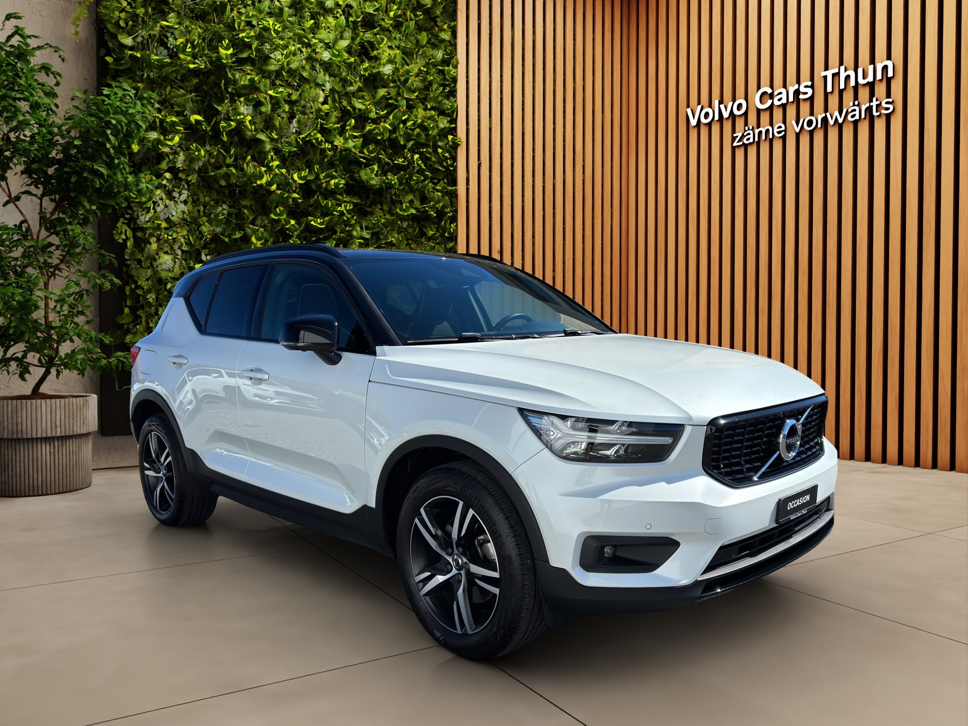 VOLVO XC40 2.0 T4 R-Design AWD-showroom-element-2
