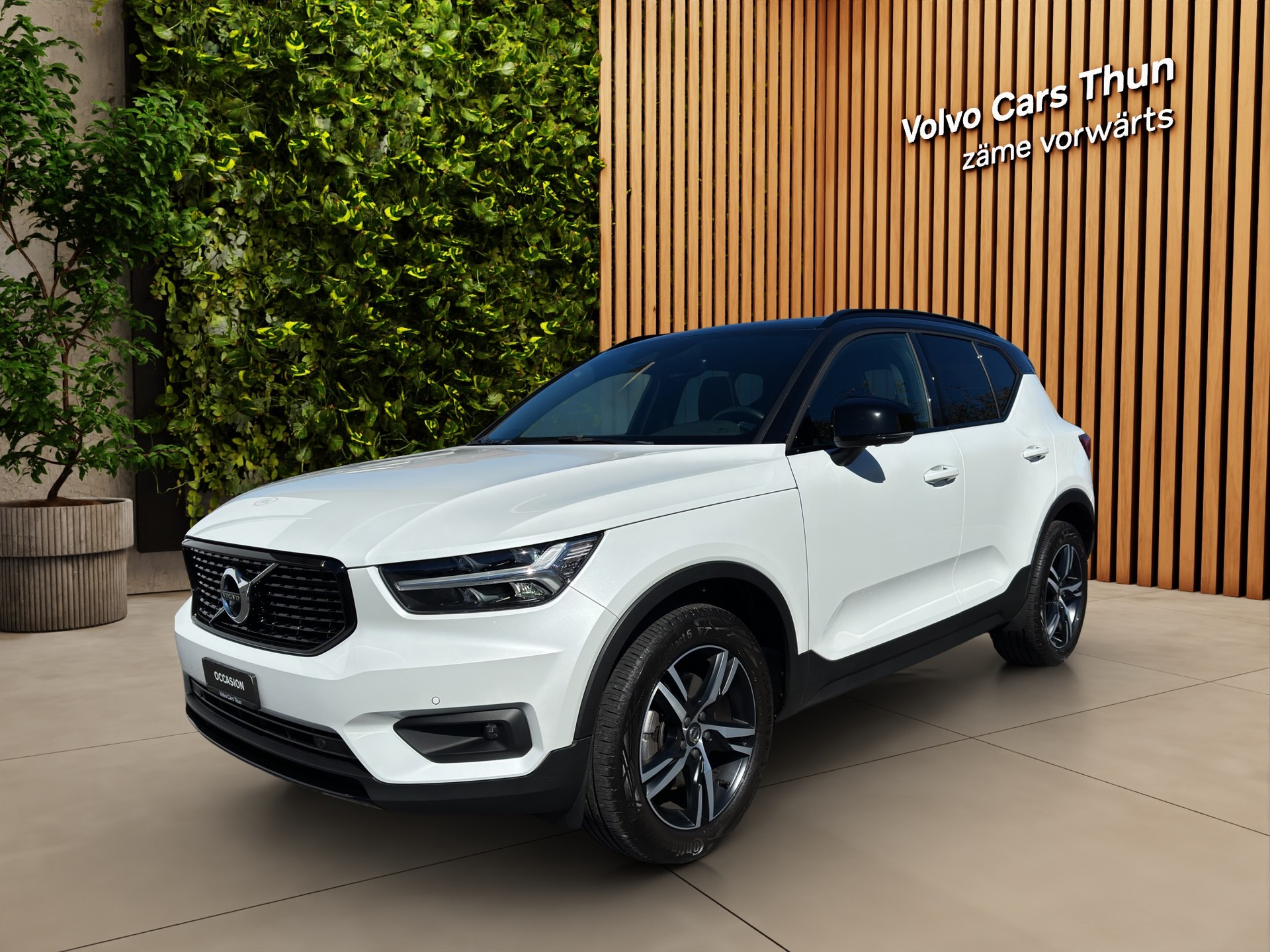 VOLVO XC40 2.0 T4 R-Design AWD