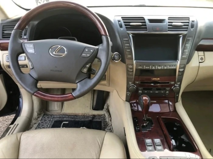 LEXUS LS 460 Automatic-image-6