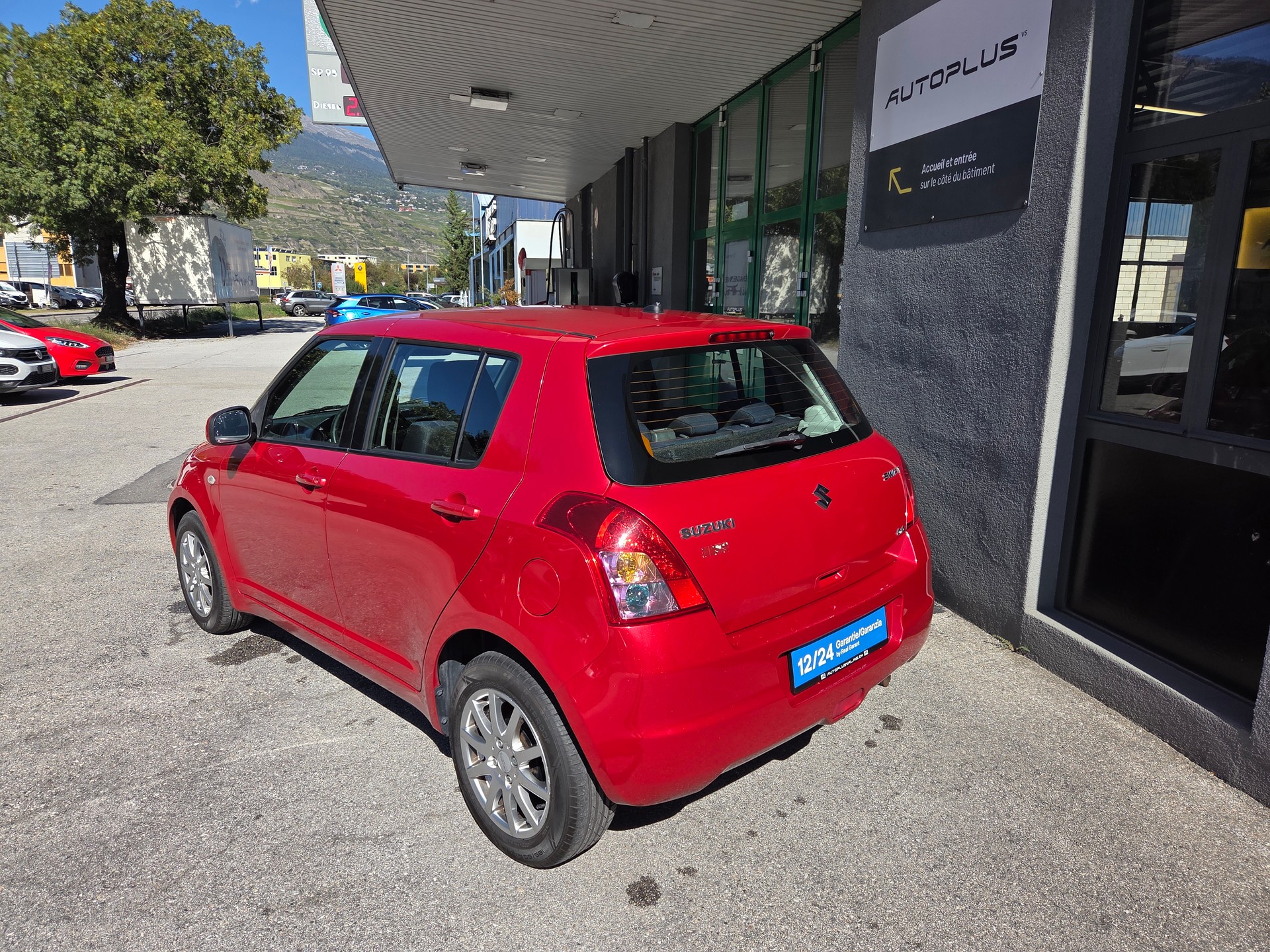 SUZUKI Swift 1.3i 16V GL Top 4x4-image-2