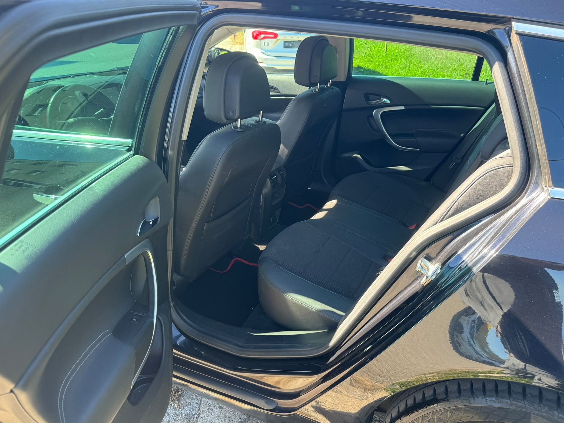 OPEL Insignia Sports Tourer 2.0 Turbo Edition Automatic-image-8