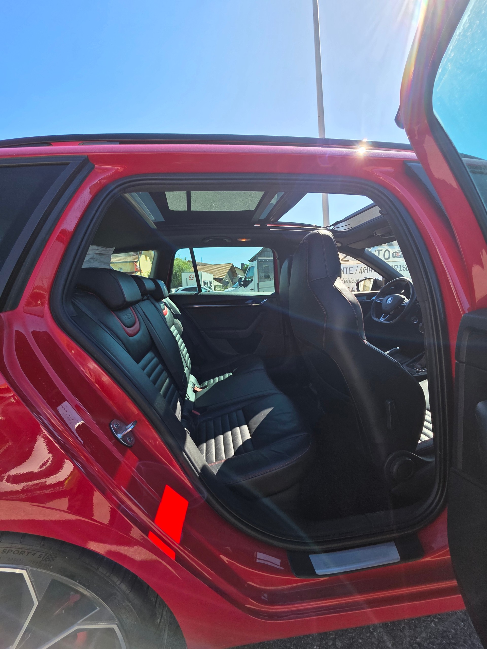 SKODA Octavia Combi 2.0 TDI RS 4x4 DSG-image-7