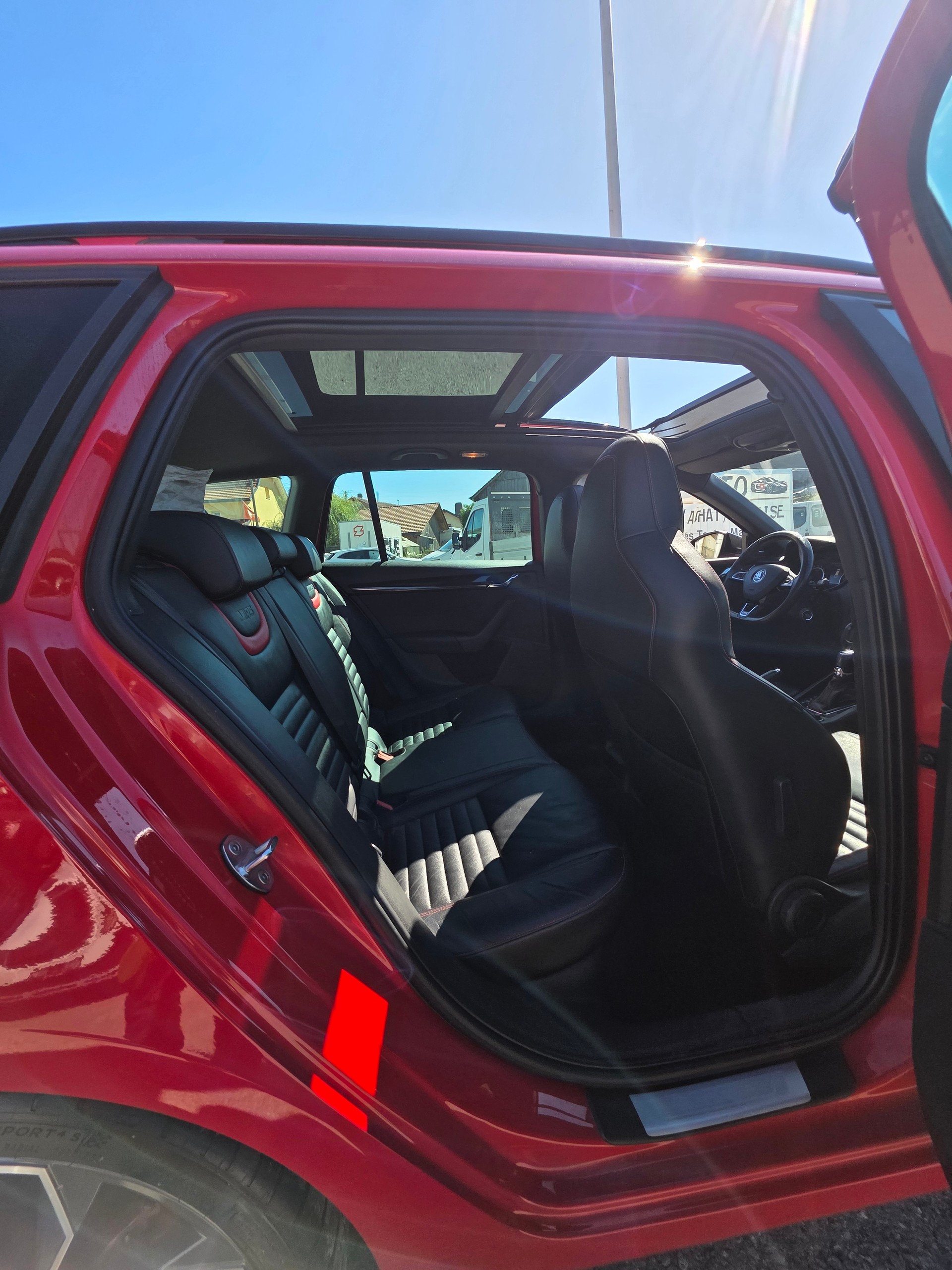 SKODA Octavia Combi 2.0 TDI RS 4x4 DSG-image-6