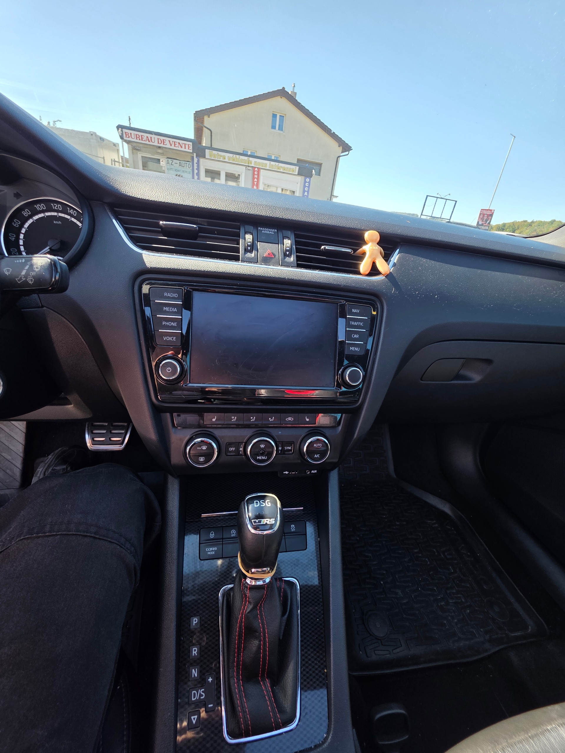 SKODA Octavia Combi 2.0 TDI RS 4x4 DSG-image-10