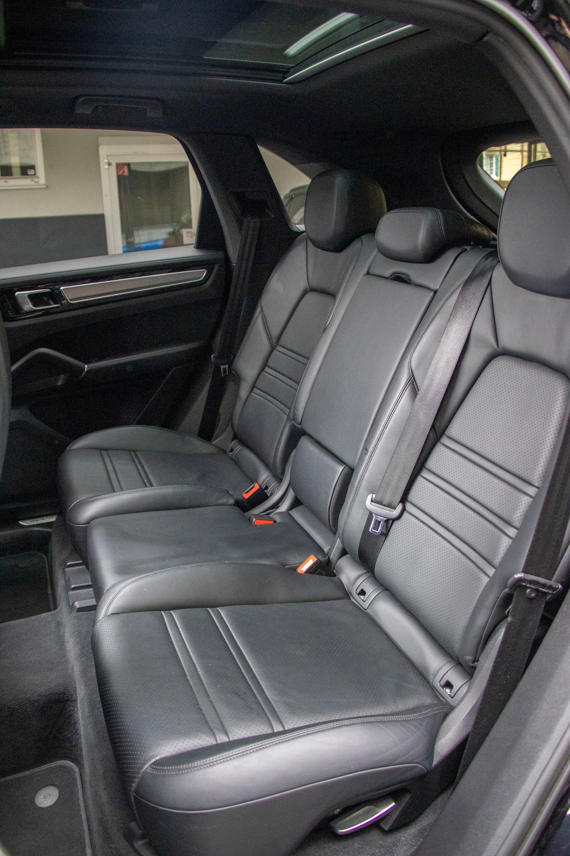 PORSCHE Cayenne-image-7