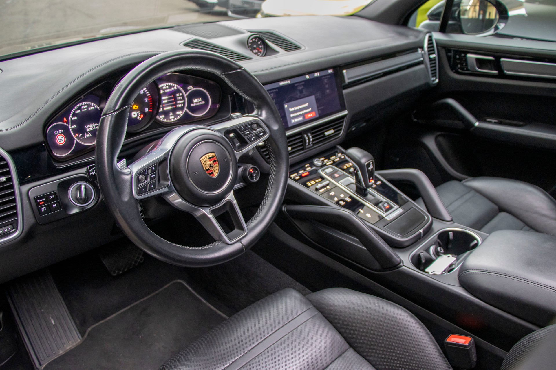 PORSCHE Cayenne-image-3