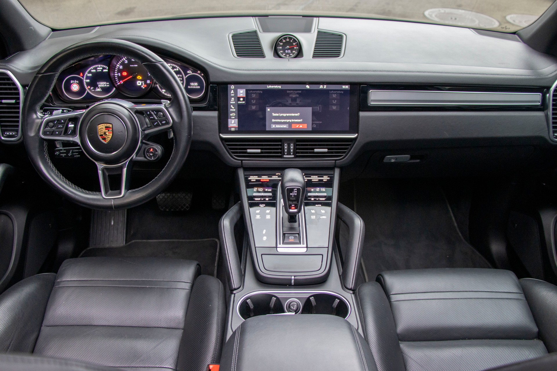 PORSCHE Cayenne-image-4