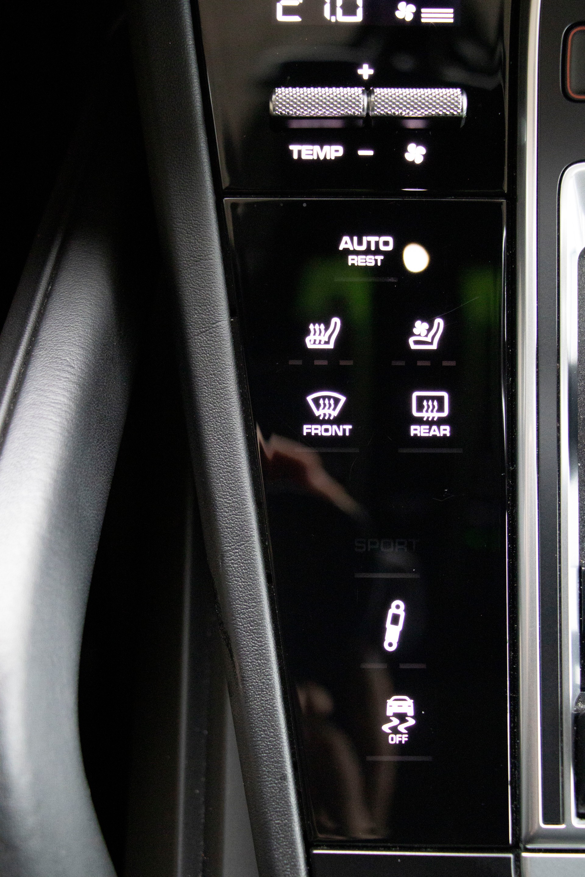 PORSCHE Cayenne-image-9