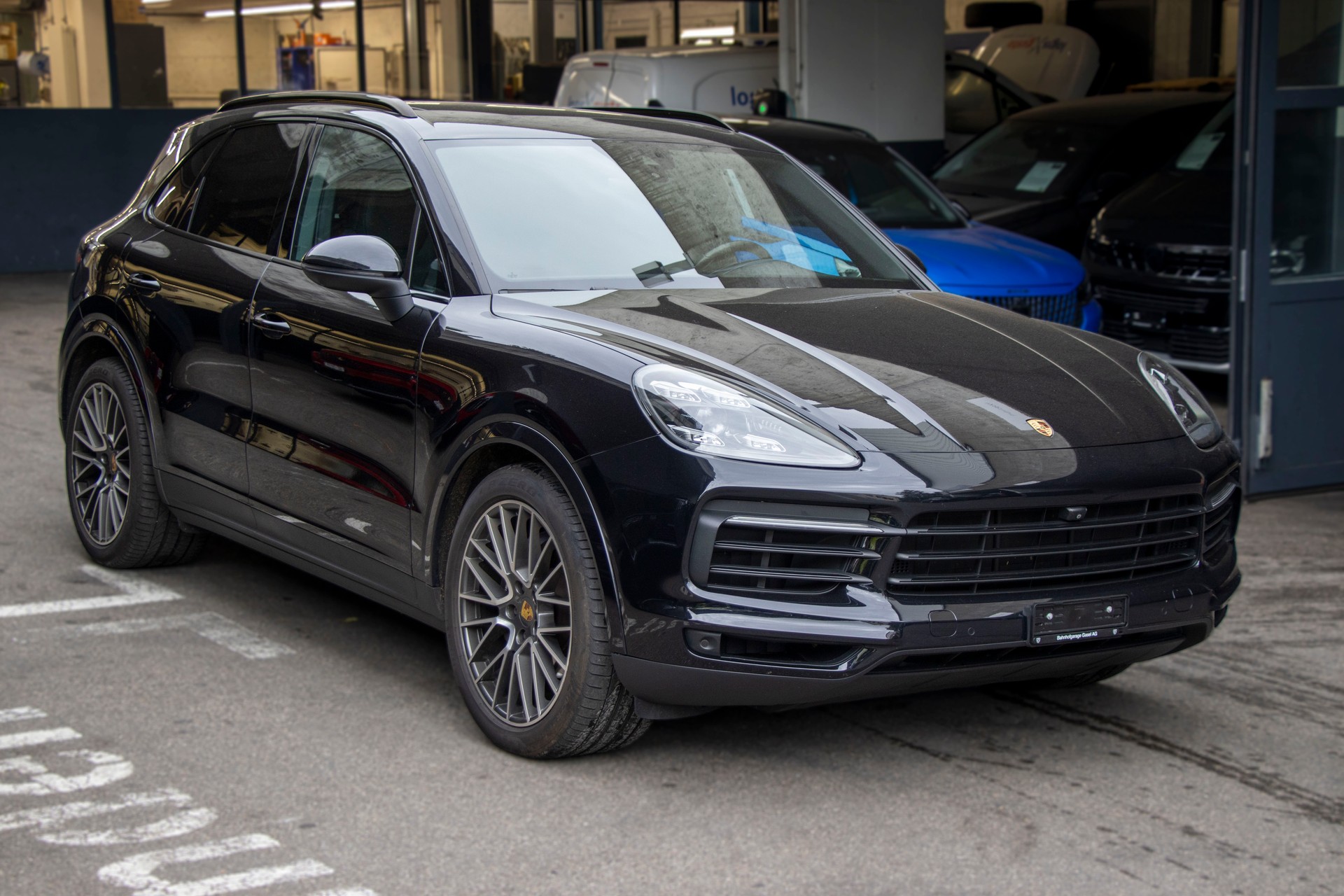 PORSCHE Cayenne-image-2