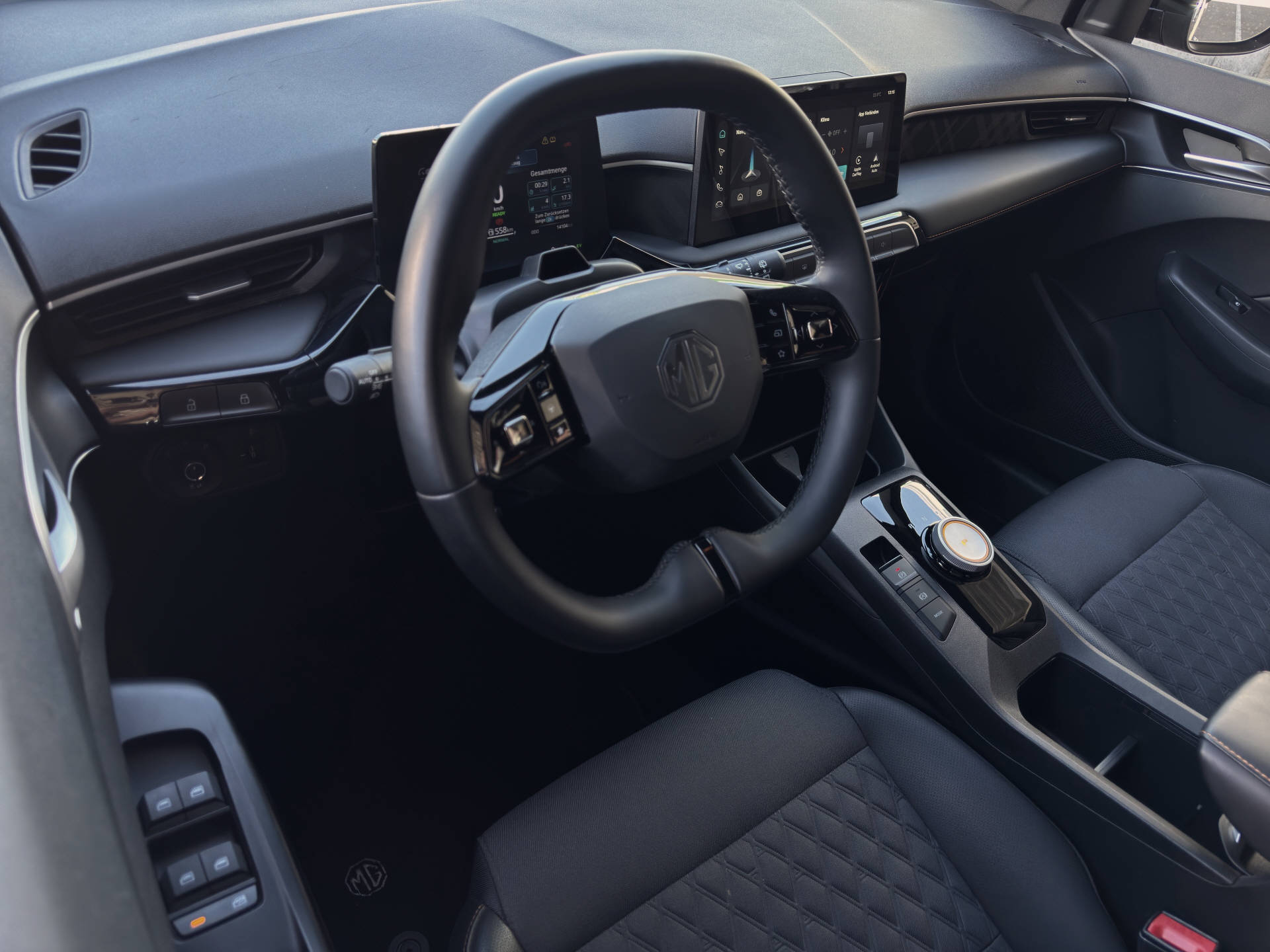 MG 3 1.5 Hybrid Luxury-image-13
