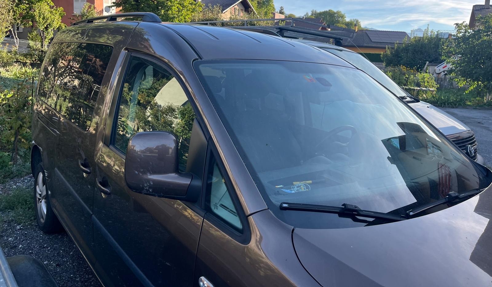 VW Caddy Maxi 2.0 TDI CR 4Motion Trendline-image-1