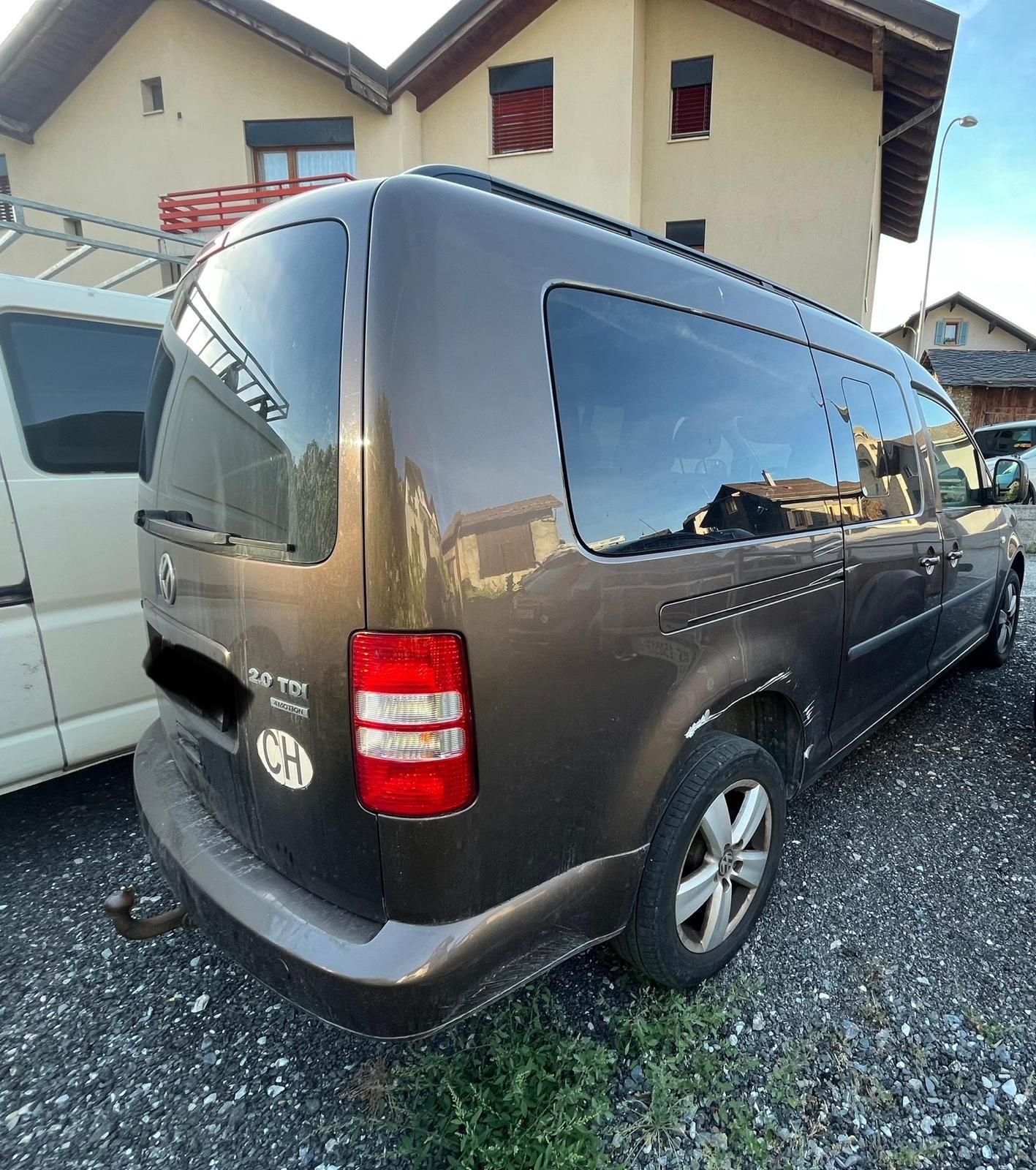 VW Caddy Maxi 2.0 TDI CR 4Motion Trendline-image-3