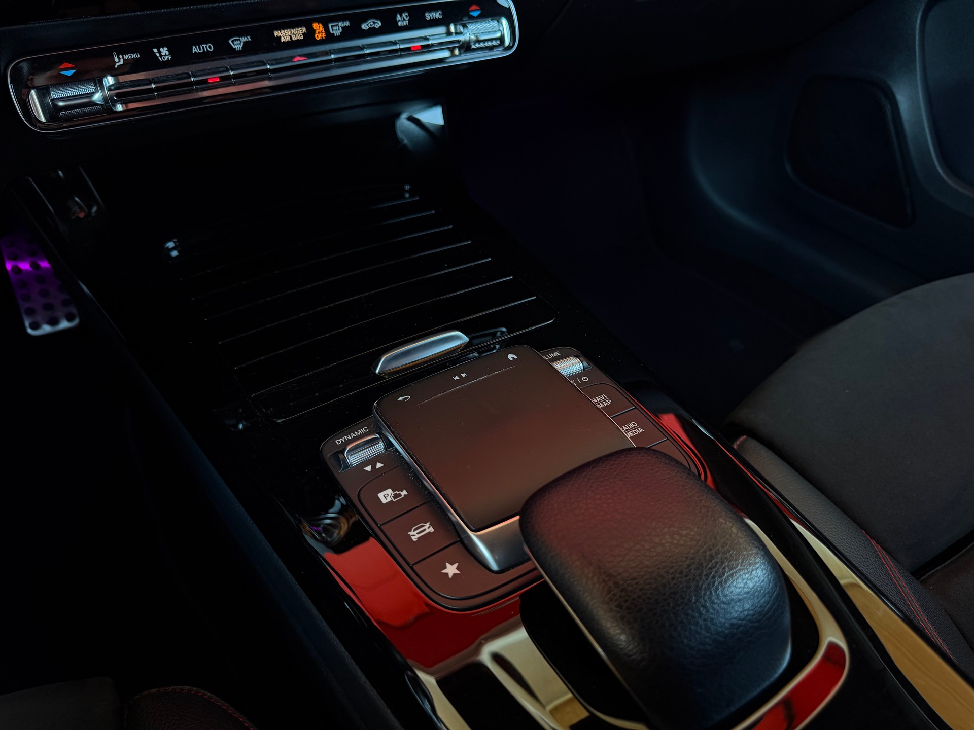 MERCEDES-BENZ A 180 AMG Line 7G-DCT *CH-Fahrzeug*-image-10