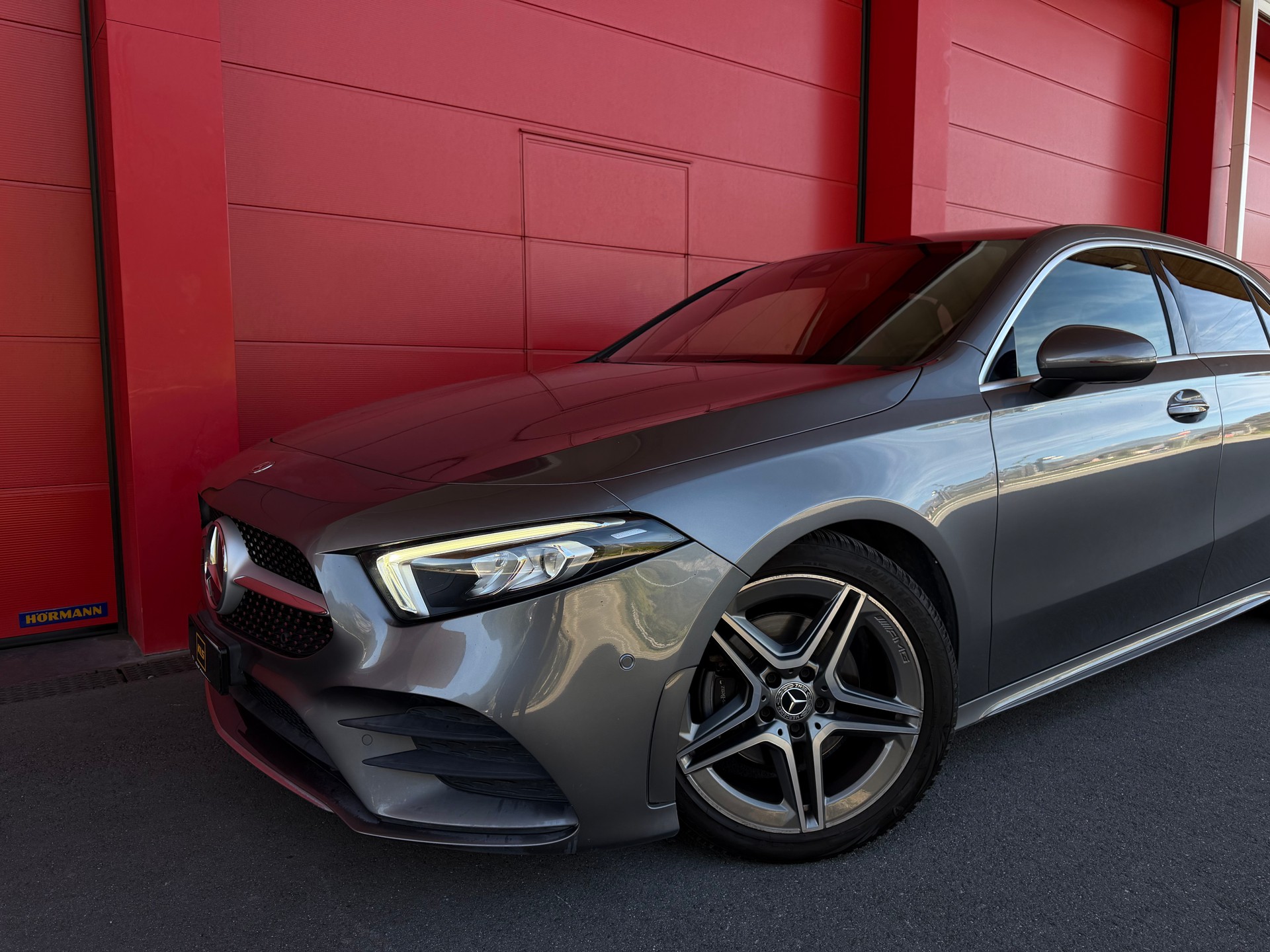 MERCEDES-BENZ A 180 AMG Line 7G-DCT *CH-Fahrzeug*-image-5