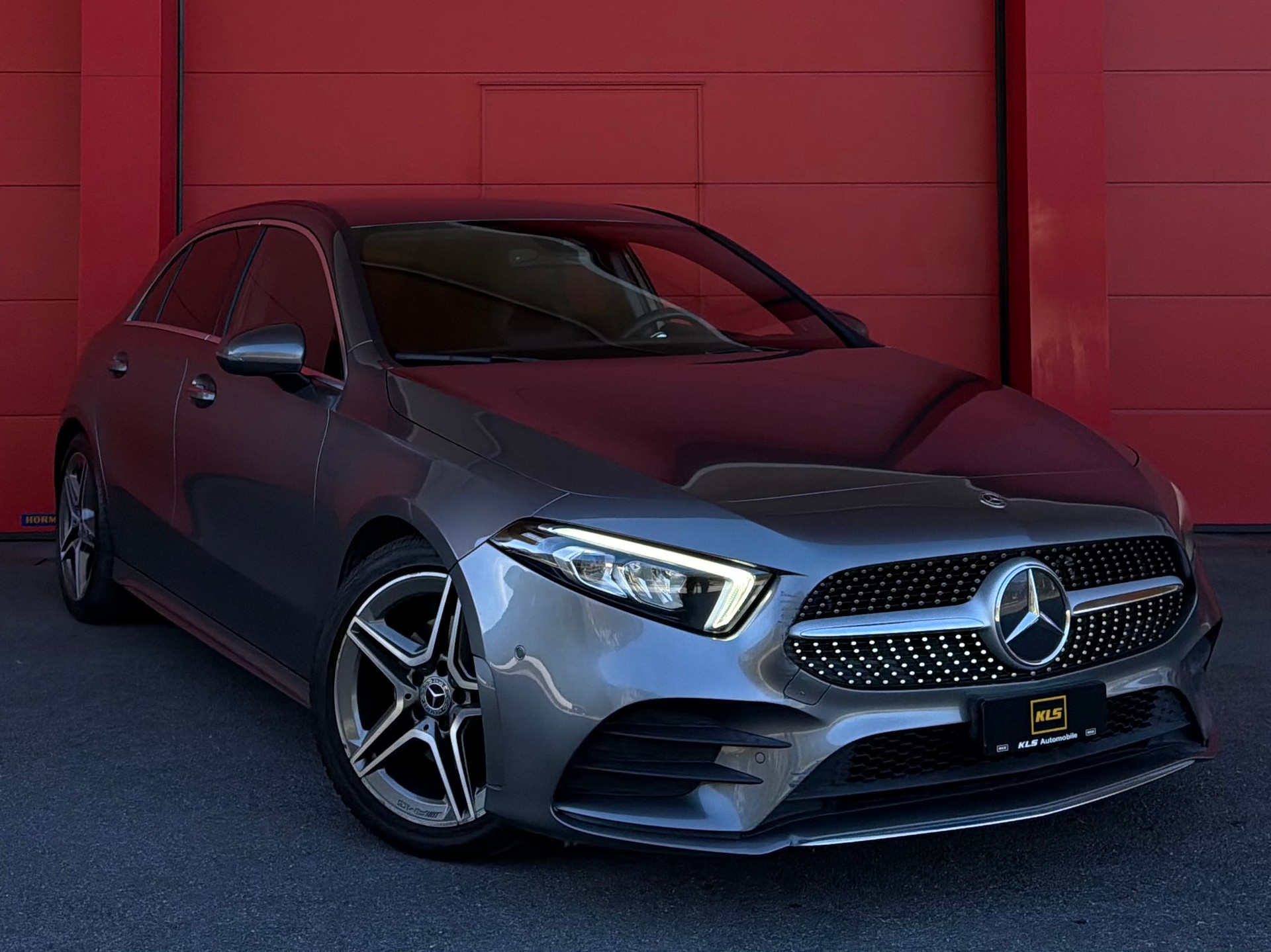 MERCEDES-BENZ A 180 AMG Line 7G-DCT *CH-Fahrzeug*-image-0