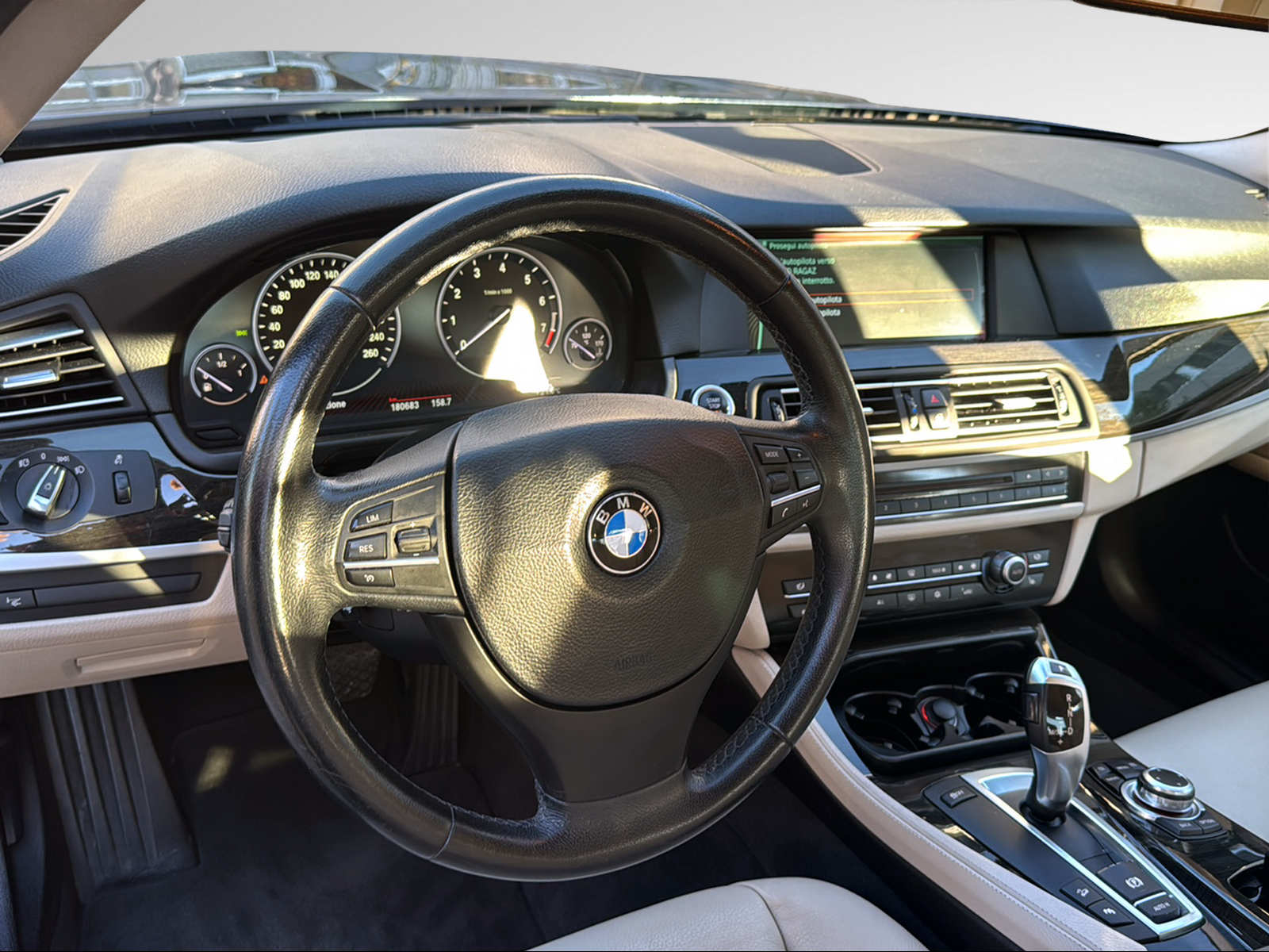 BMW 535i xDrive Steptronic-image-17