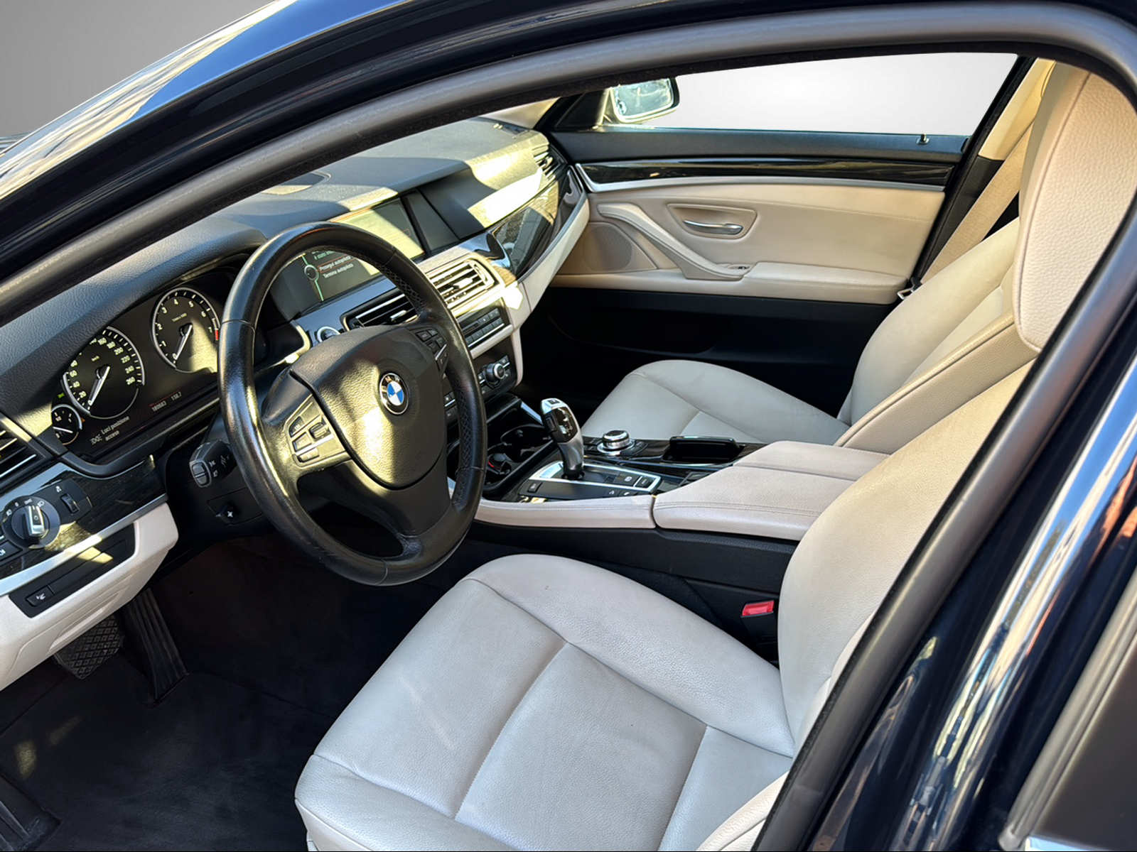 BMW 535i xDrive Steptronic-image-19