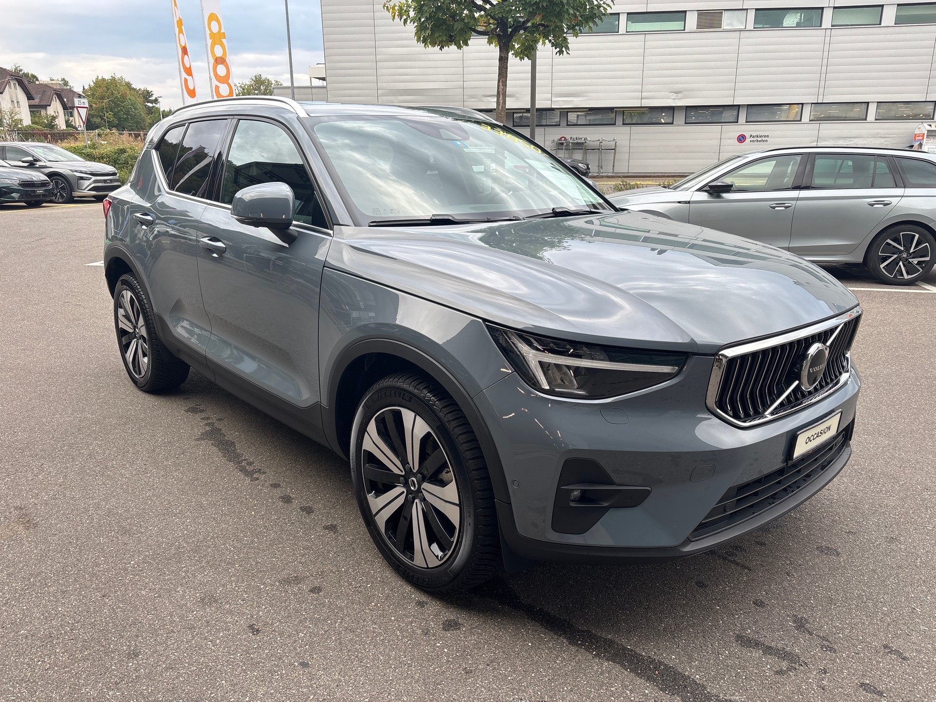 VOLVO XC40 T5 PHEV Ultimate Bright DCT-showroom-element-3