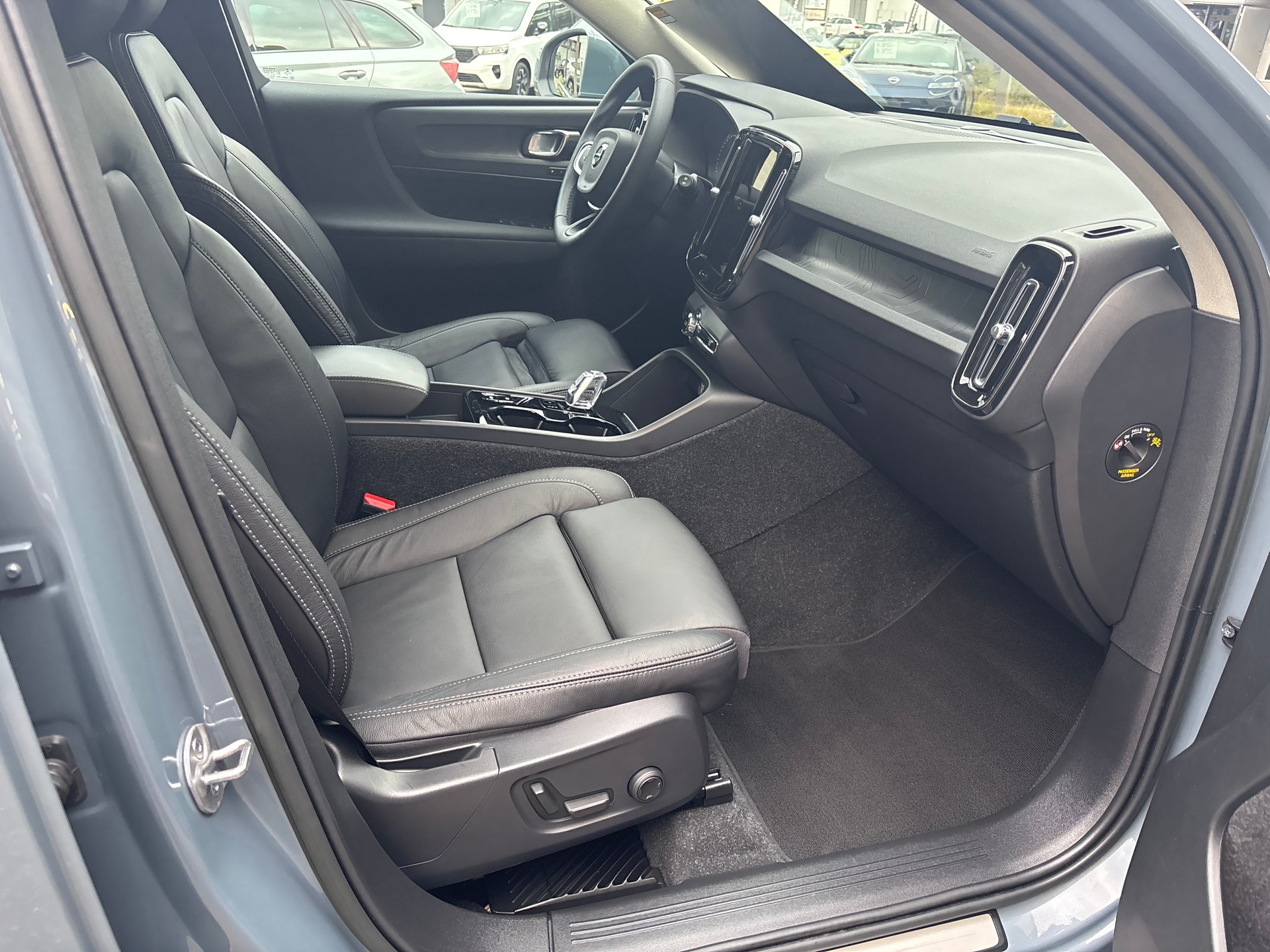 VOLVO XC40 T5 PHEV Ultimate Bright DCT-image-15