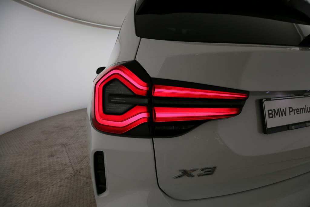 BMW X3 30e xDrive-image-4