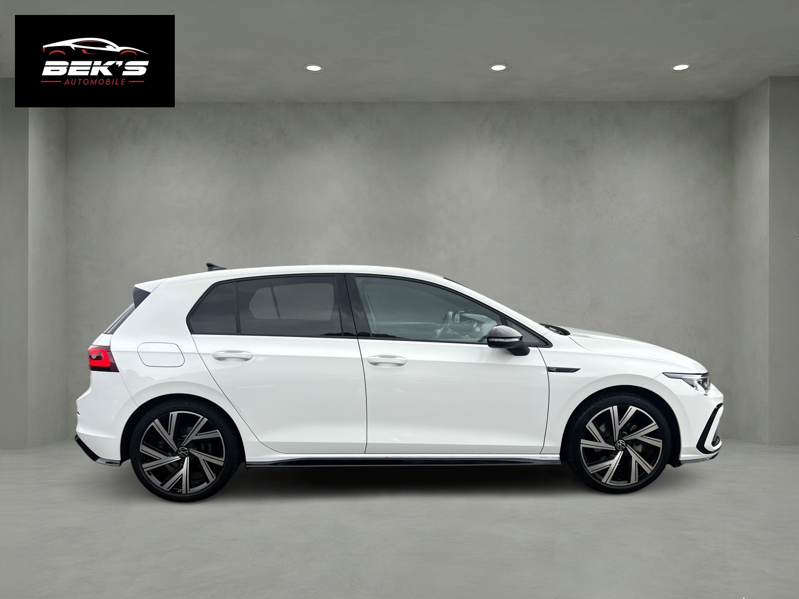 VW Golf 1.5 eTSI mHEV ACT R-Line 75 Edition DSG-image-5