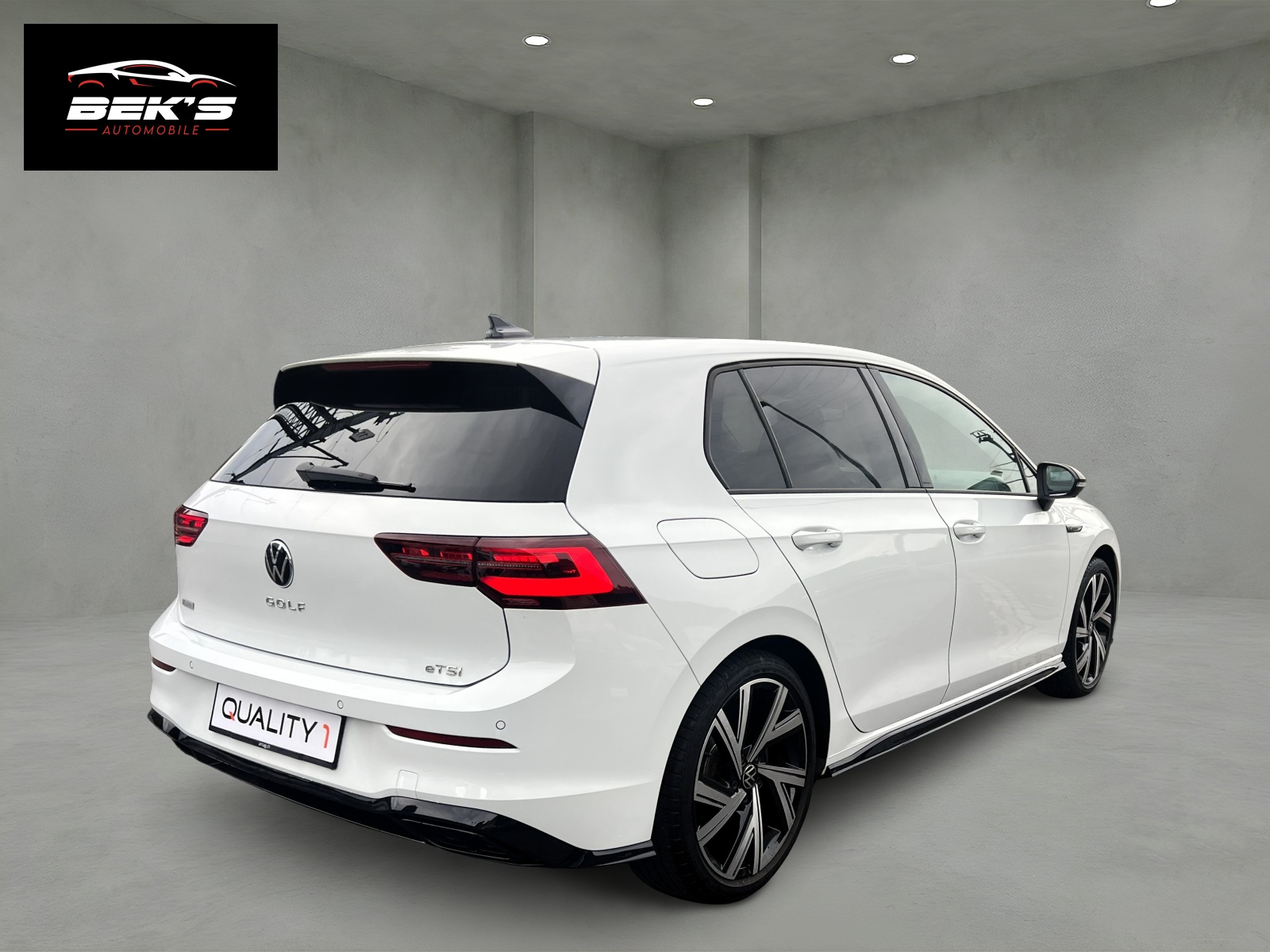 VW Golf 1.5 eTSI mHEV ACT R-Line 75 Edition DSG-image-4