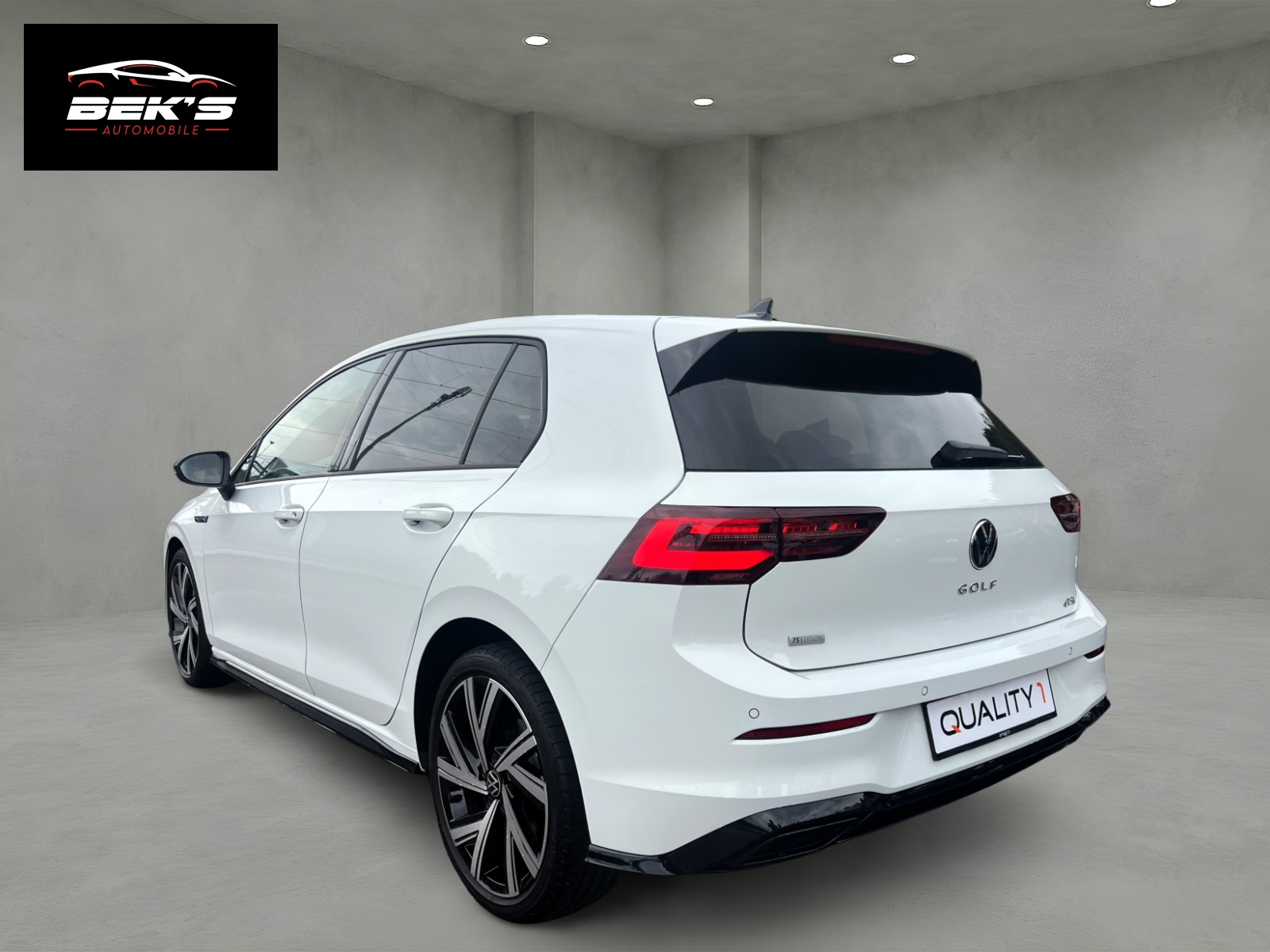 VW Golf 1.5 eTSI mHEV ACT R-Line 75 Edition DSG-image-2