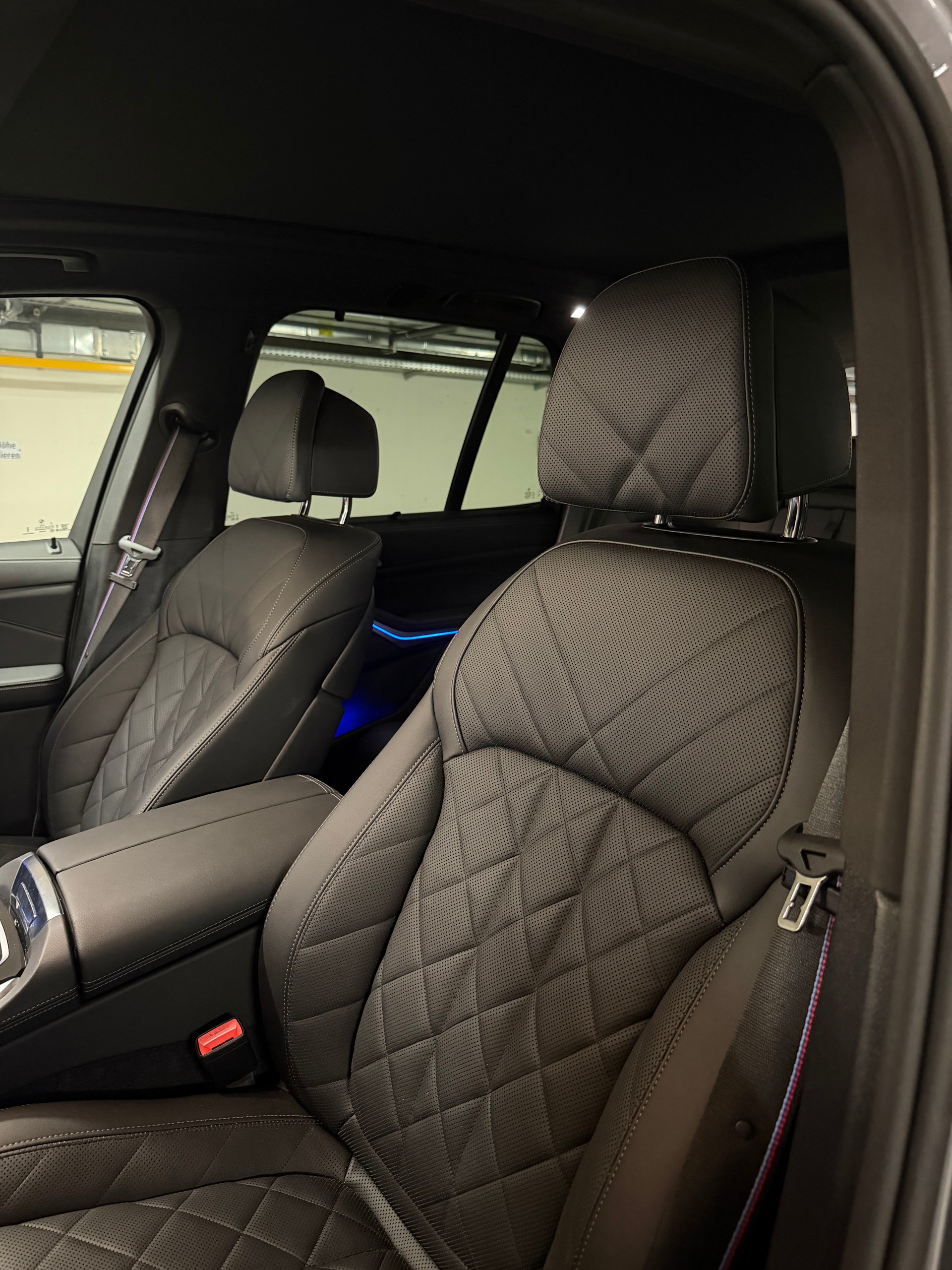 BMW 50e m sport pro-image-2