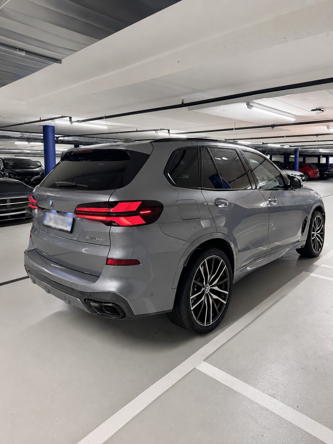 BMW 50e m sport pro-image-1