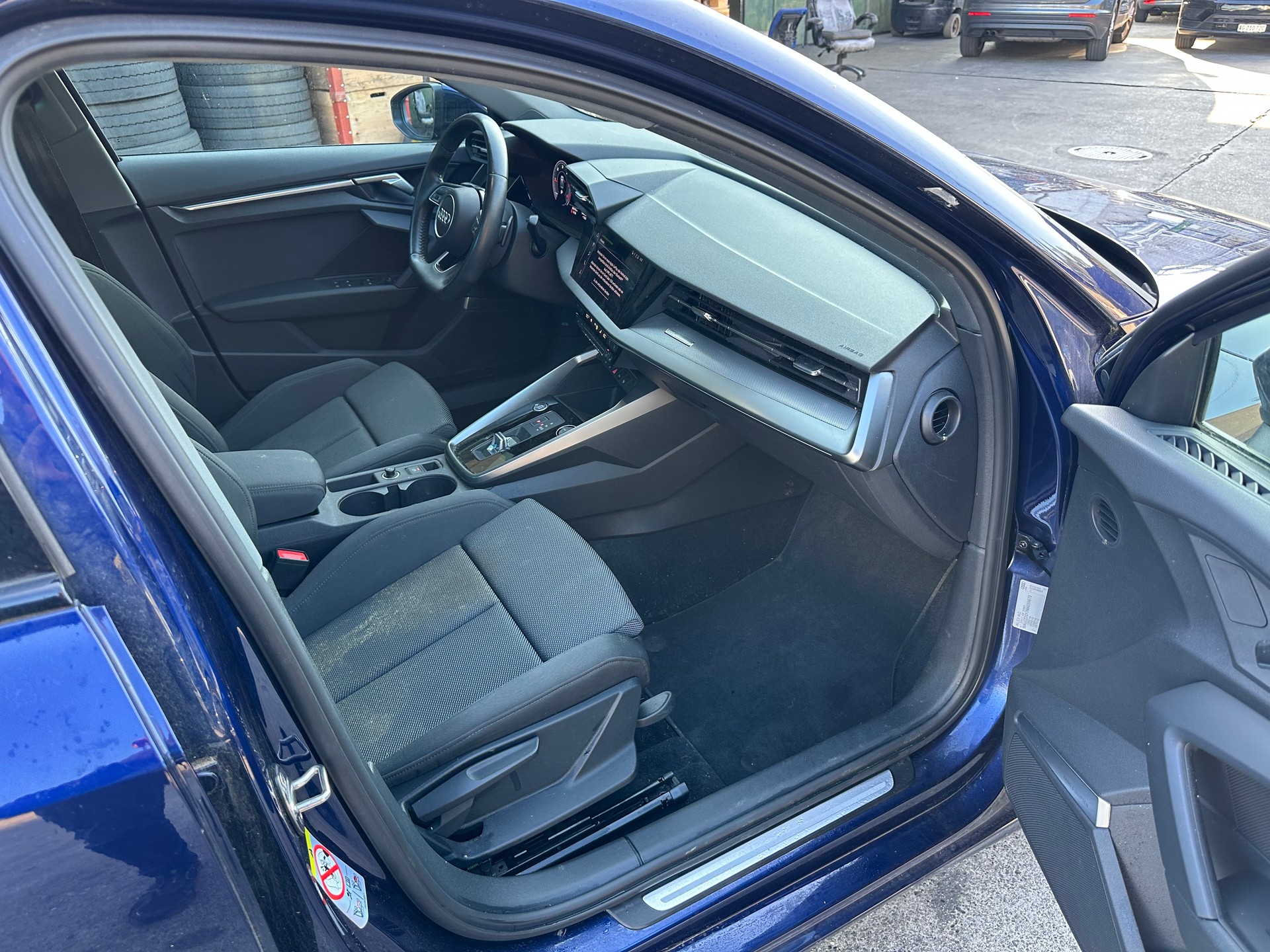 AUDI A3 Limousine 35 TDI advanced S-tronic-image-10