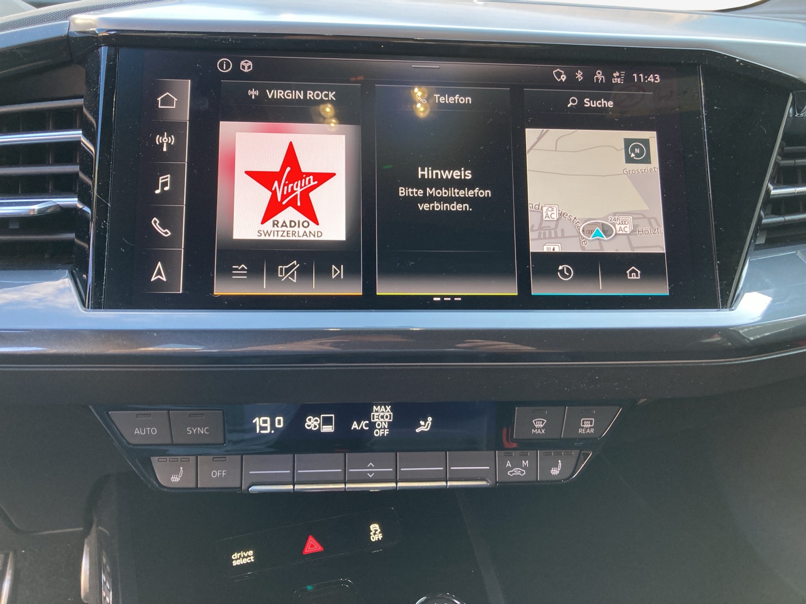 AUDI Q4 Sportback e-tron 35-image-11